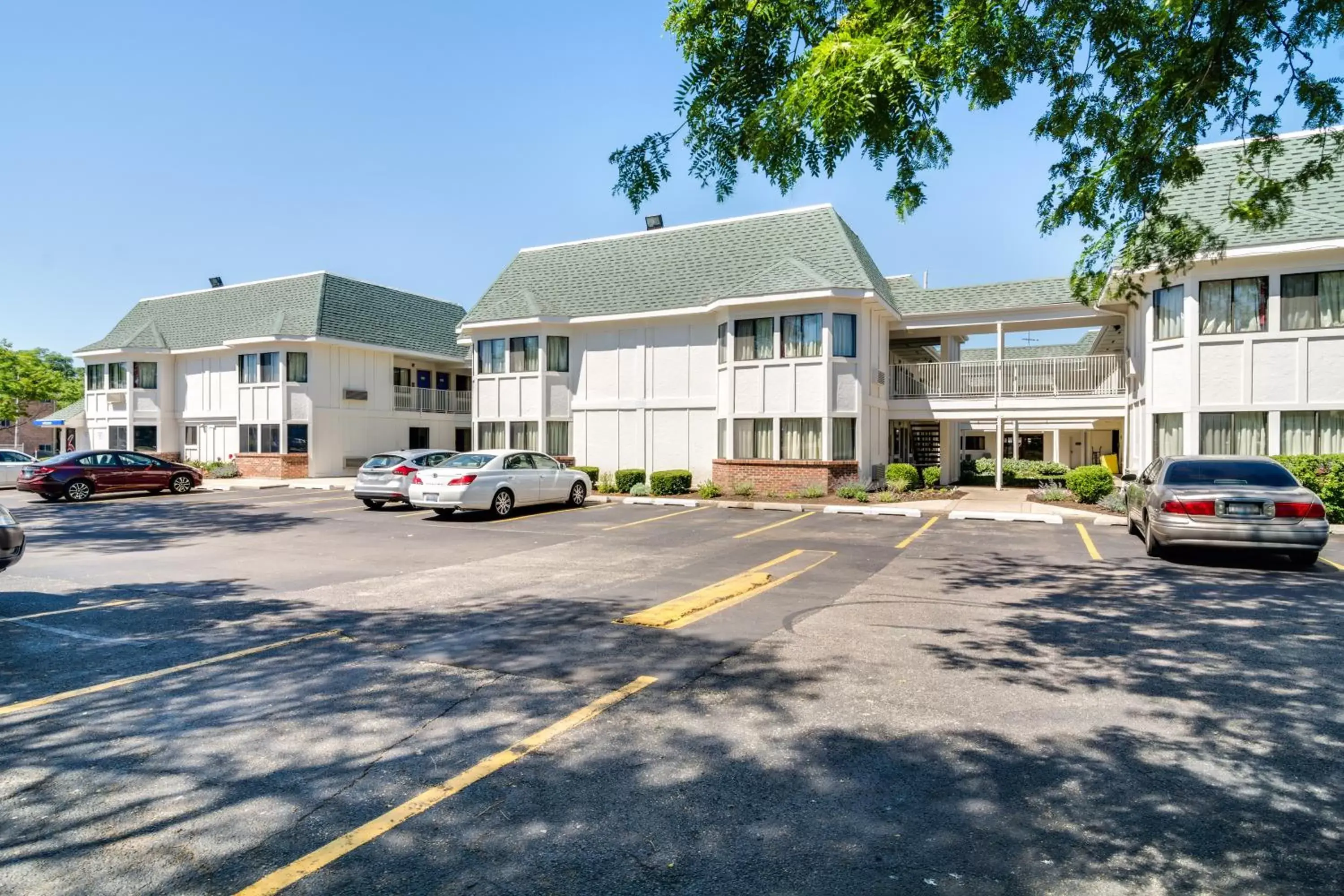 Facade/entrance, Property Building in Motel 6-Schiller Park, IL - Chicago O'Hare