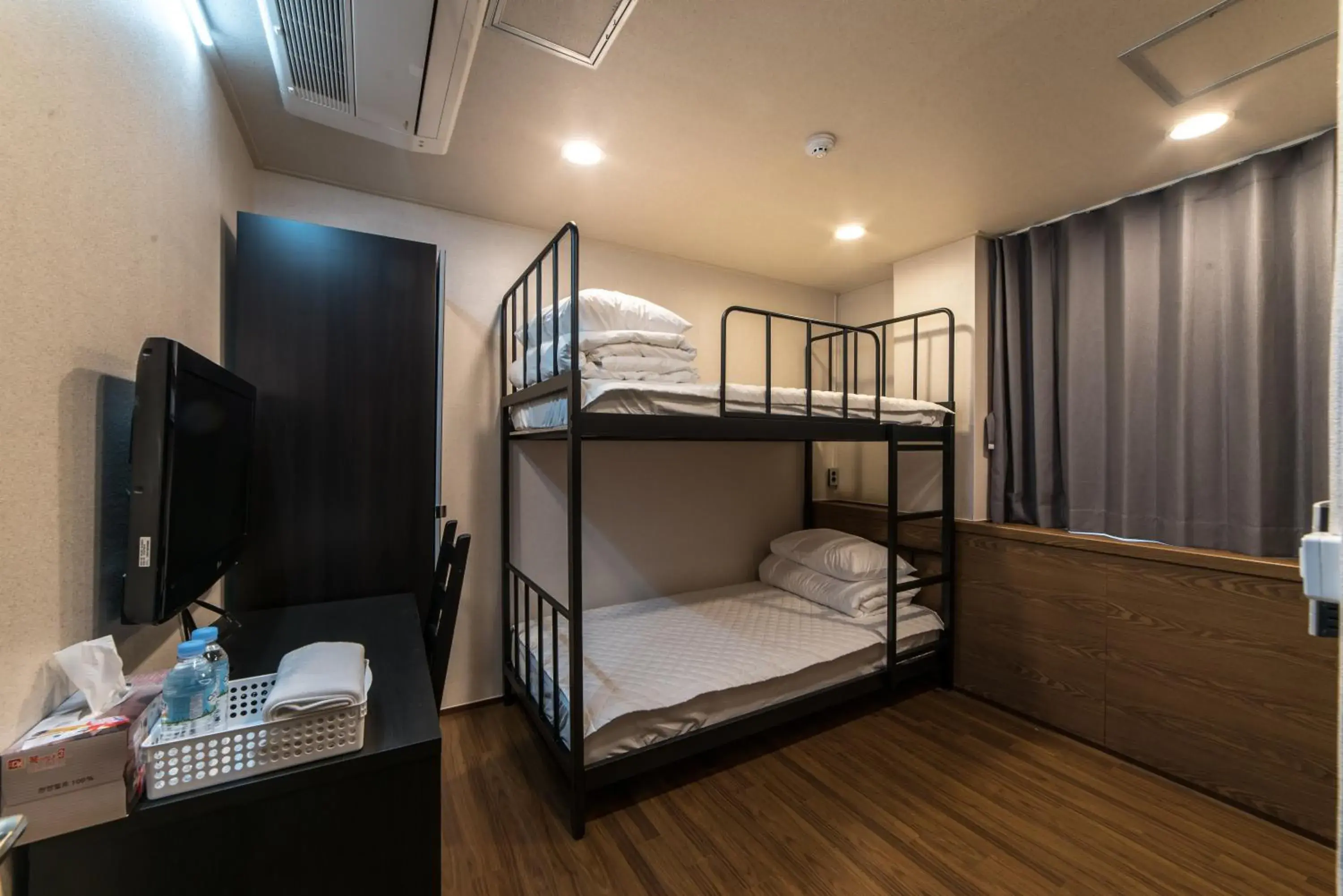 Photo of the whole room, Bunk Bed in Soo Song Guesthouse