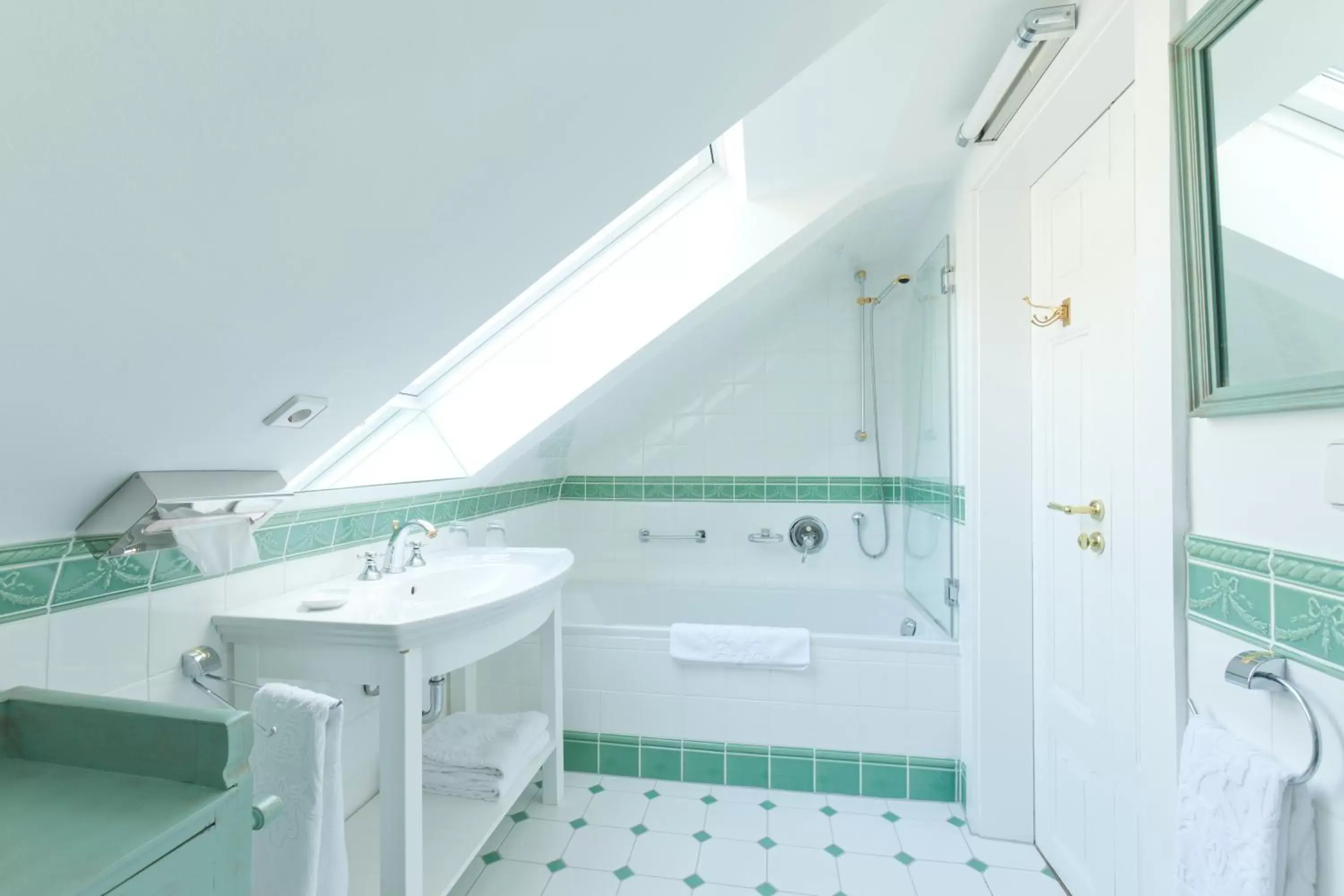 Bathroom in Hotel Belle Epoque