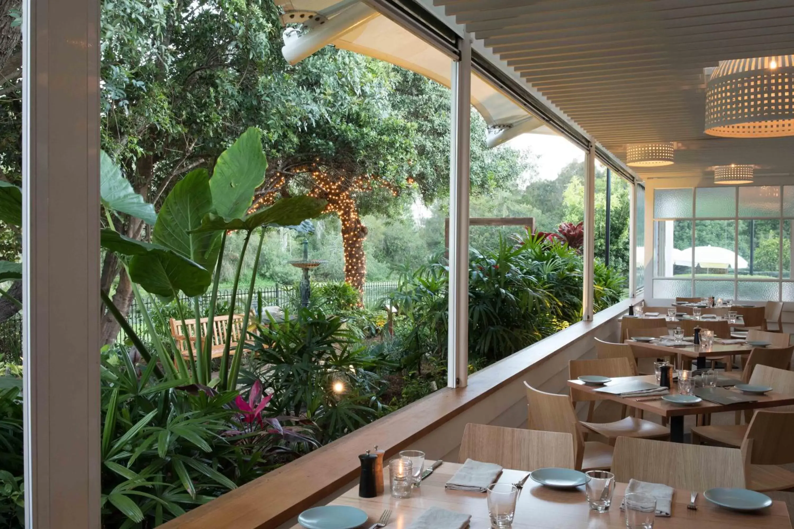 Restaurant/places to eat in The Glen Hotel and Suites Restaurant/places to eat in The Glen Hotel and Suites