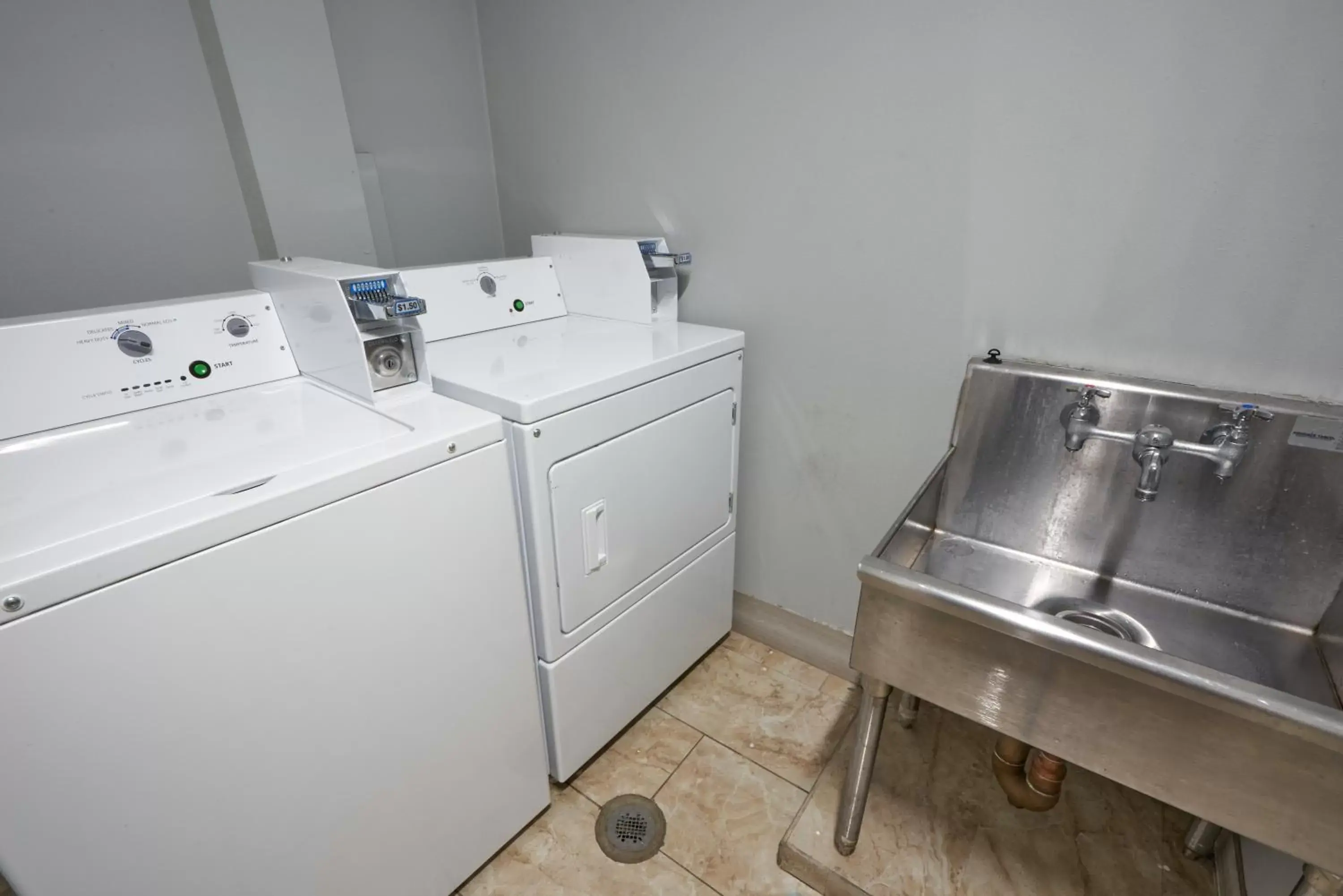 Bathroom in Riverview Inn & Suites