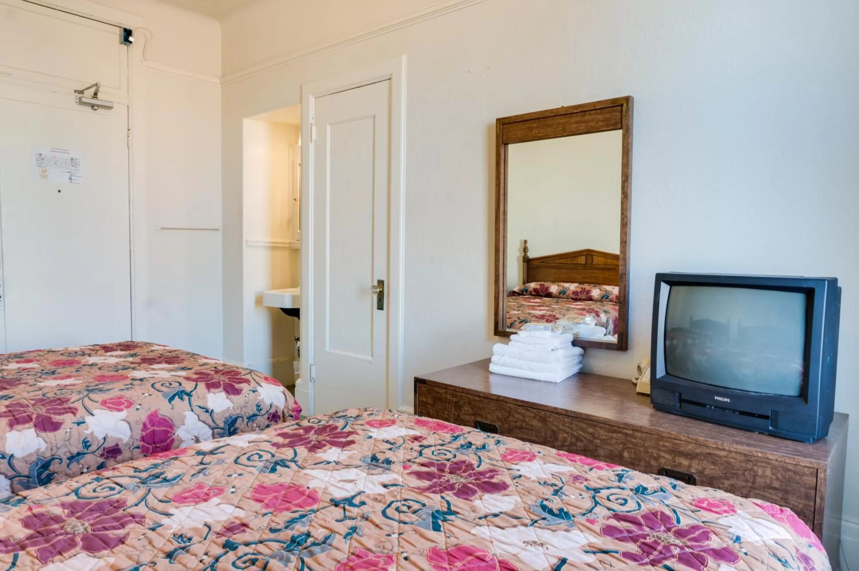 Photo of the whole room, Bed in Aida Plaza Hotel