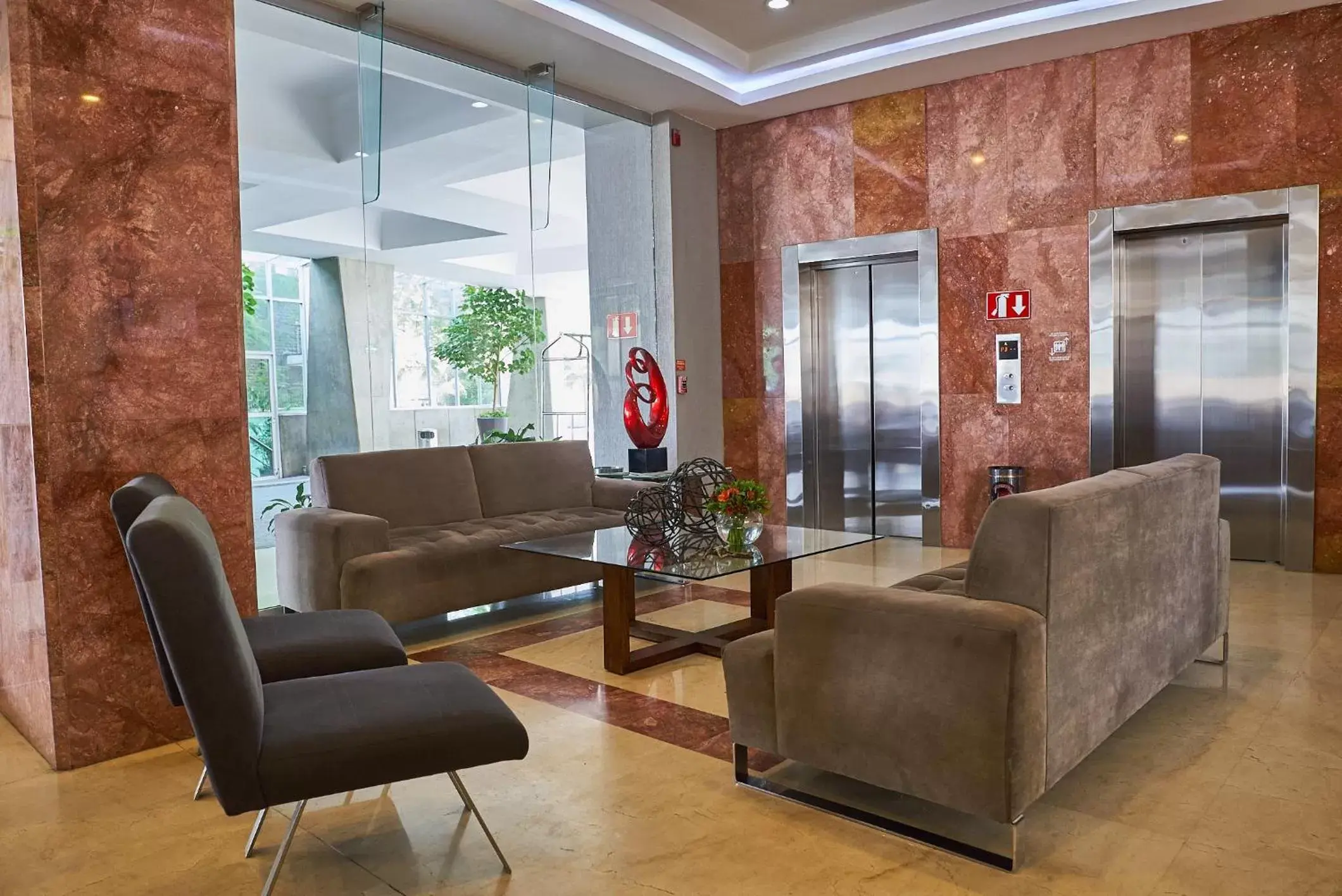 Lobby or reception in Ejecutivo Express Guadalajara Providencia - Av México Lobby or reception in Ejecutivo Express Guadalajara Providencia - Av México