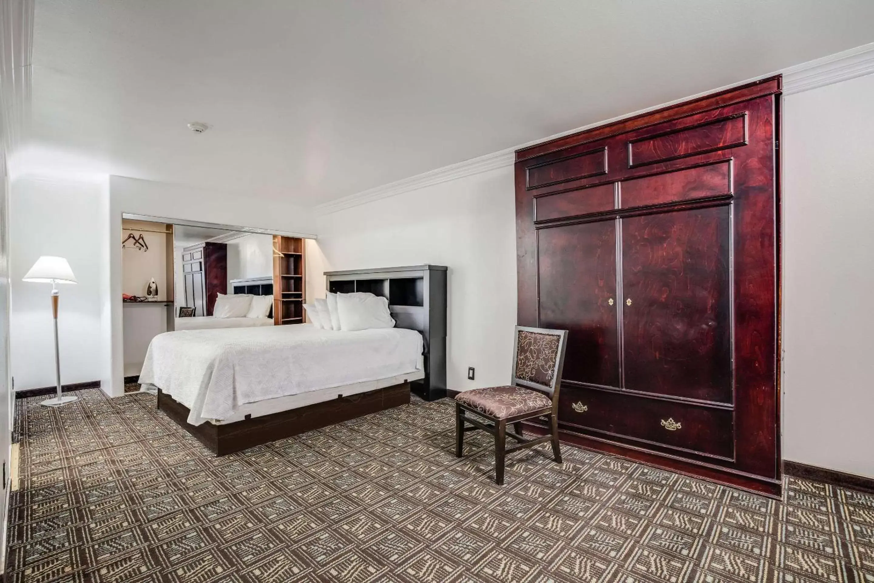 Bedroom, Bed in Rodeway Inn Temecula