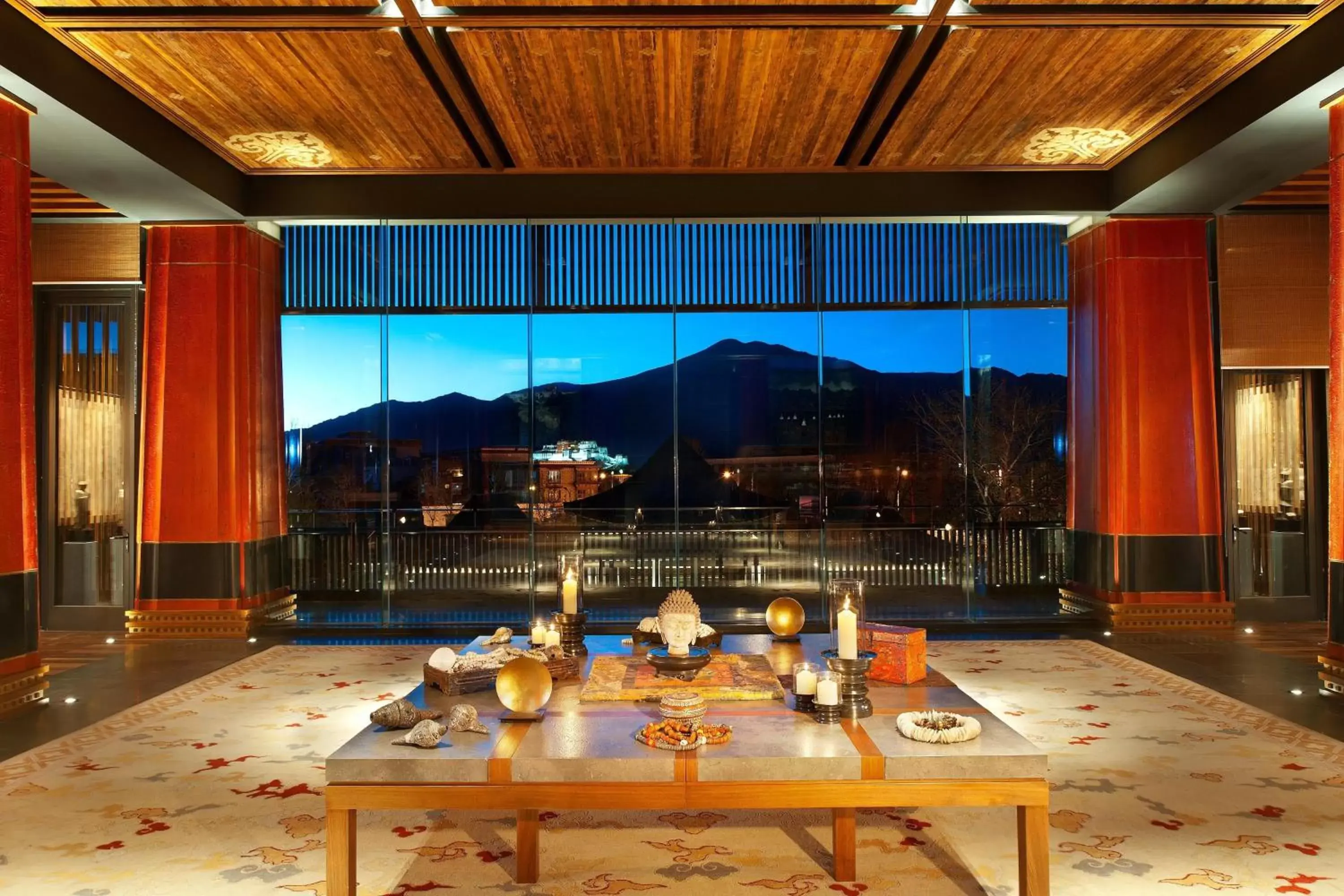 Lobby or reception in The St. Regis Lhasa Resort