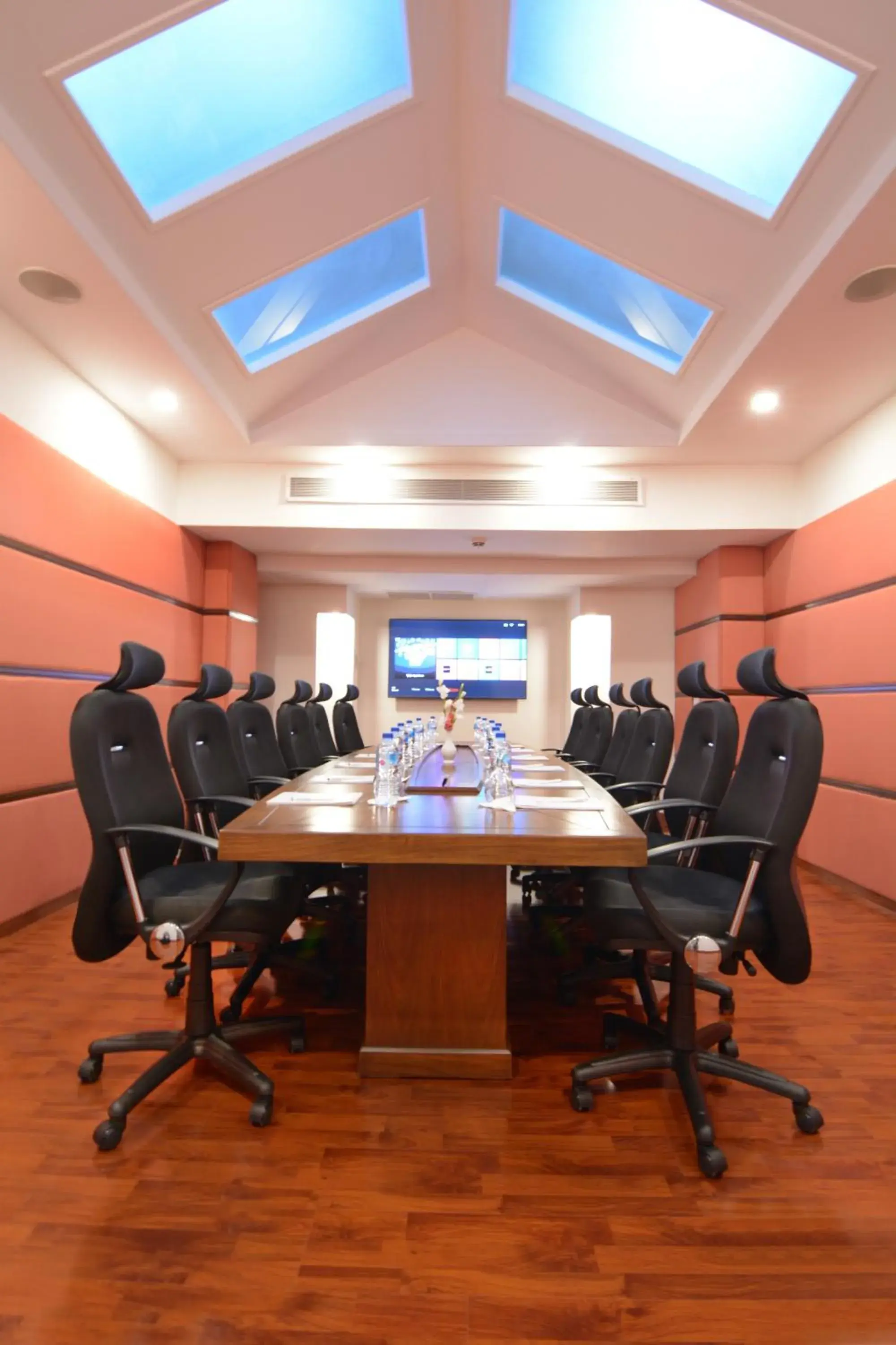 Meeting/conference room in Islamabad Regalia Hotel