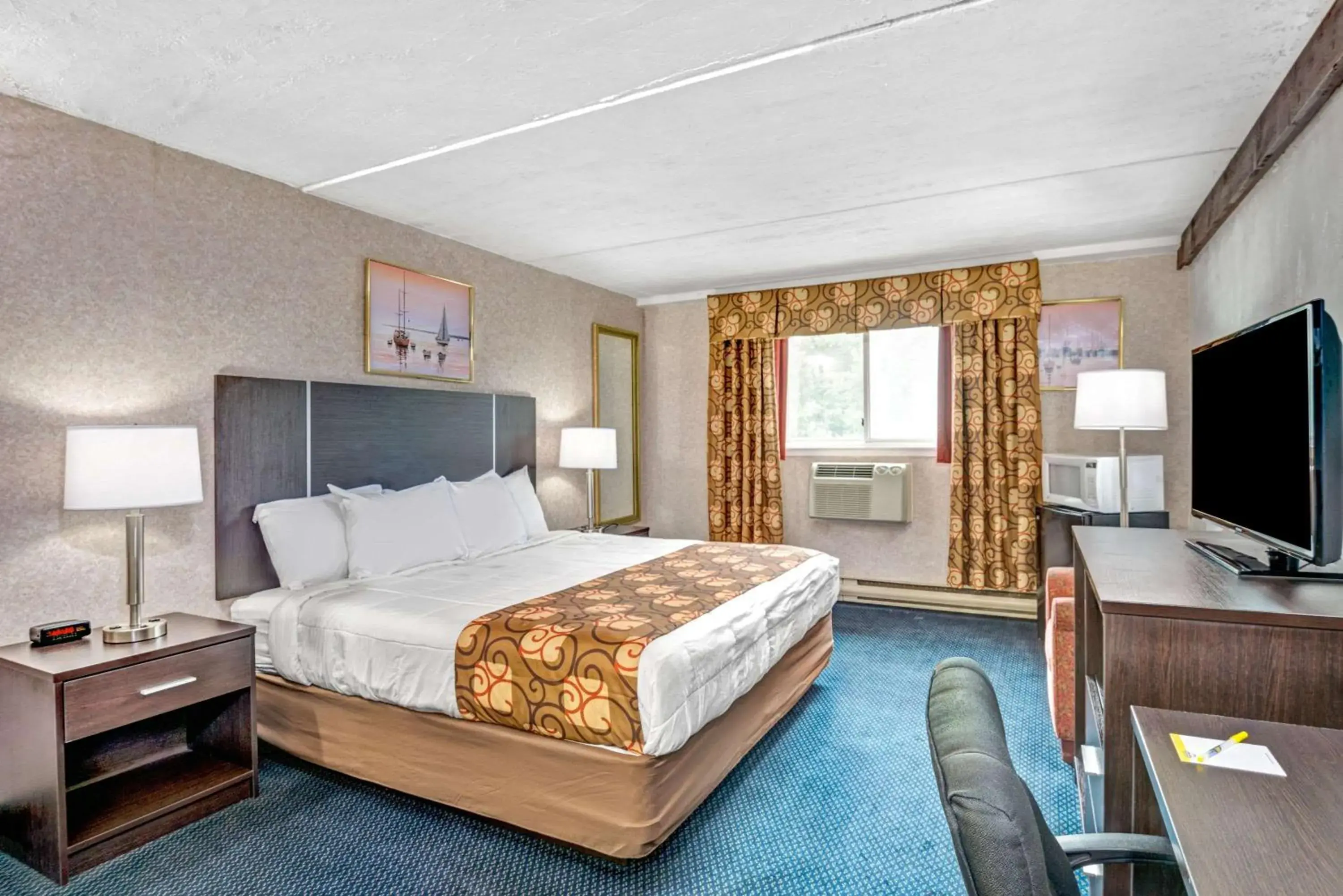 King Room - Disability Access/Non-Smoking in Days Inn by Wyndham Airport/Maine Mall