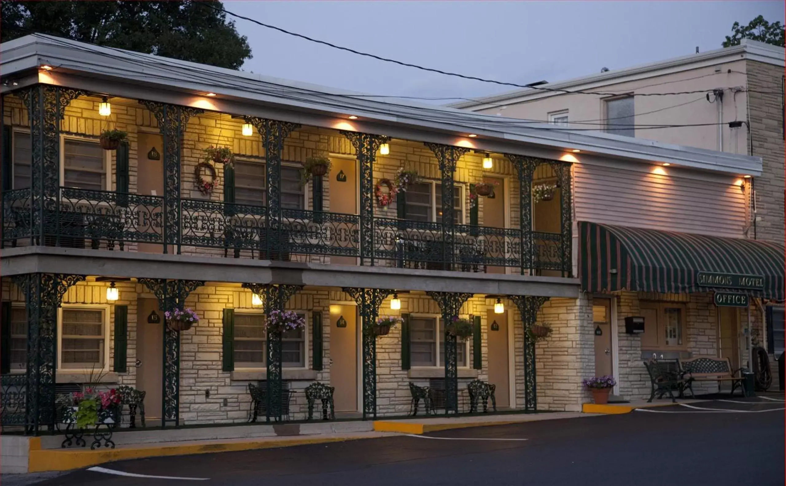 Facade/entrance, Property Building in Simmons Motel and Suites