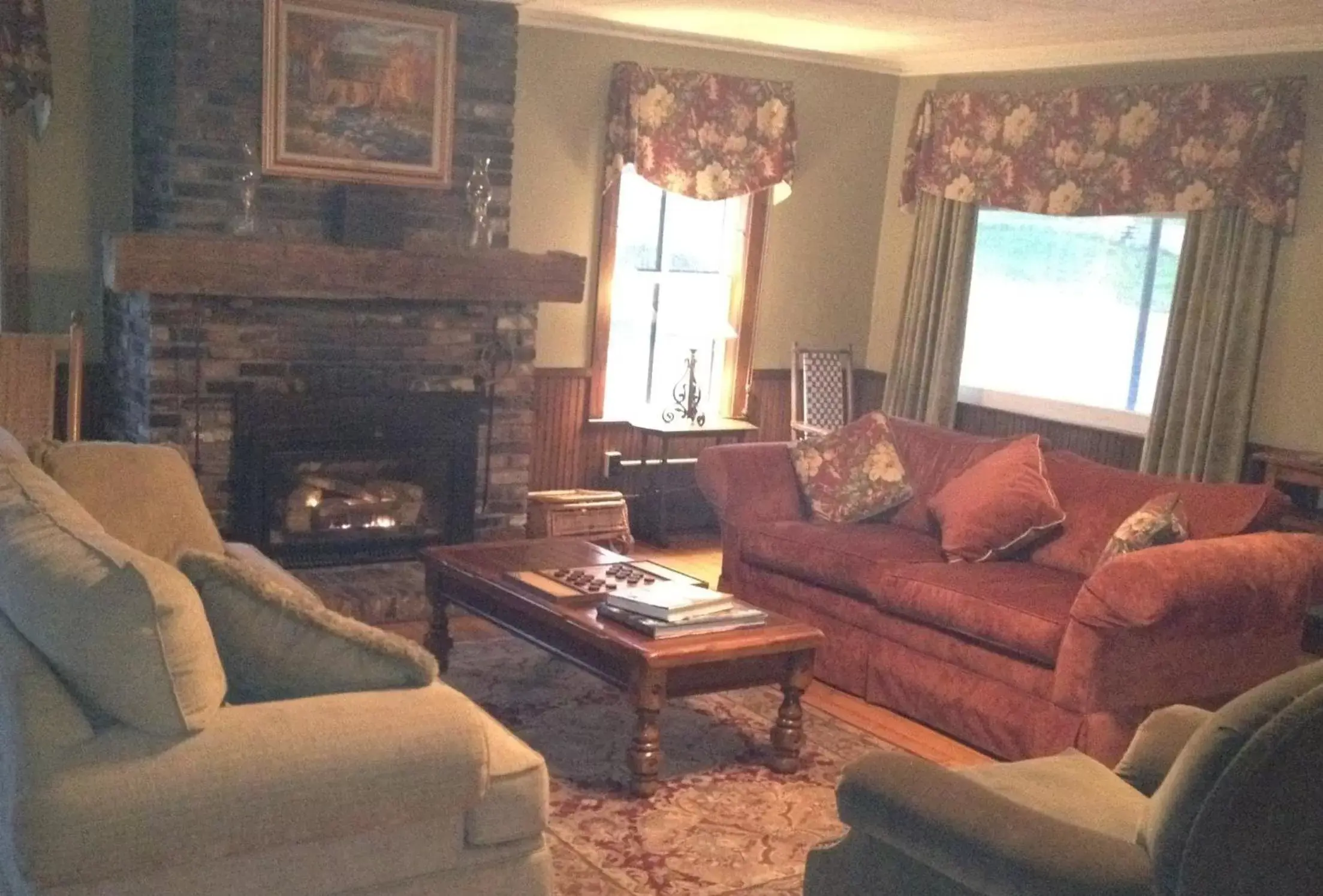 Living room, Seating Area in Smugglers Notch Inn