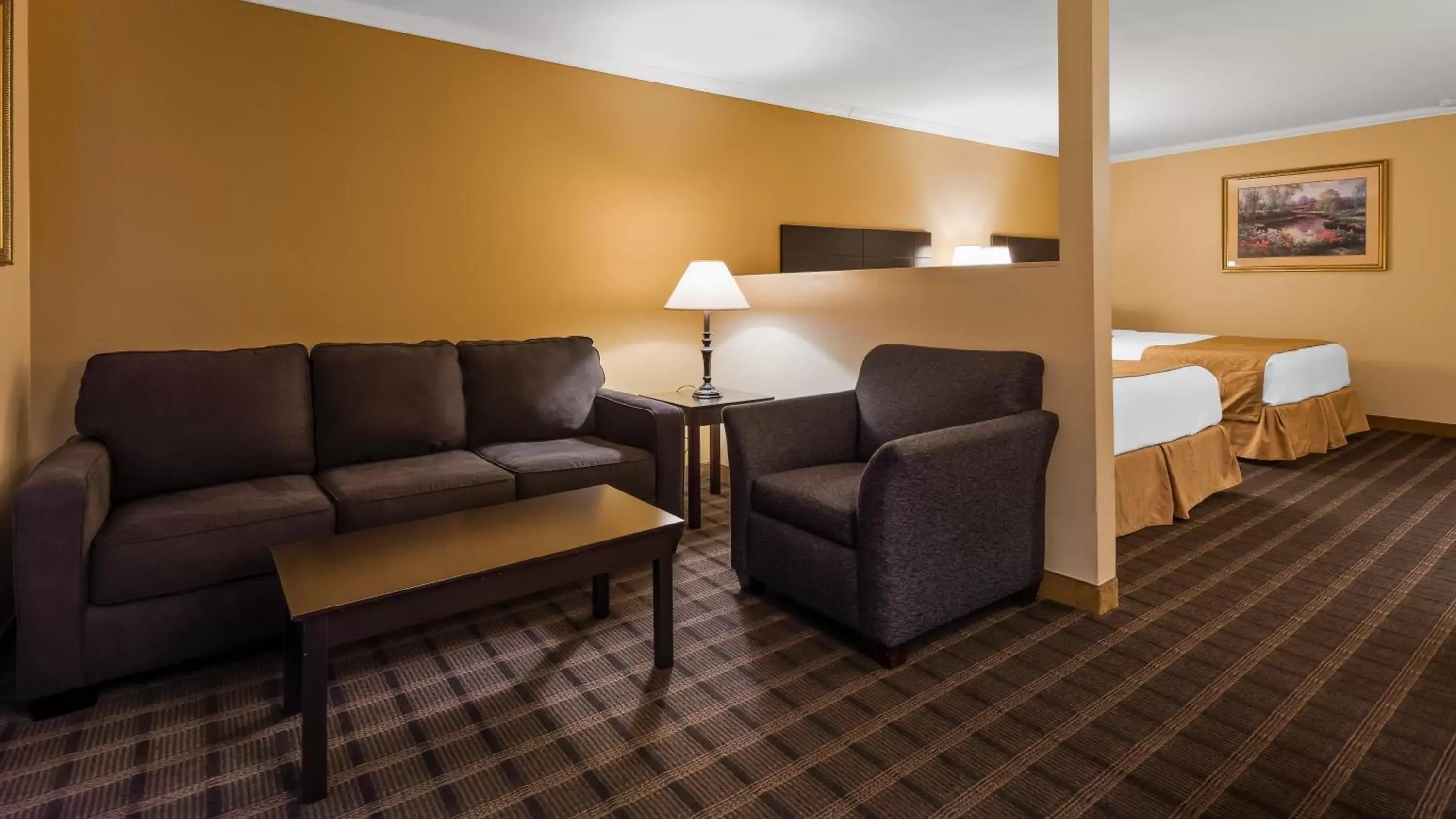 Bedroom, Seating Area in Best Western Inn & Suites