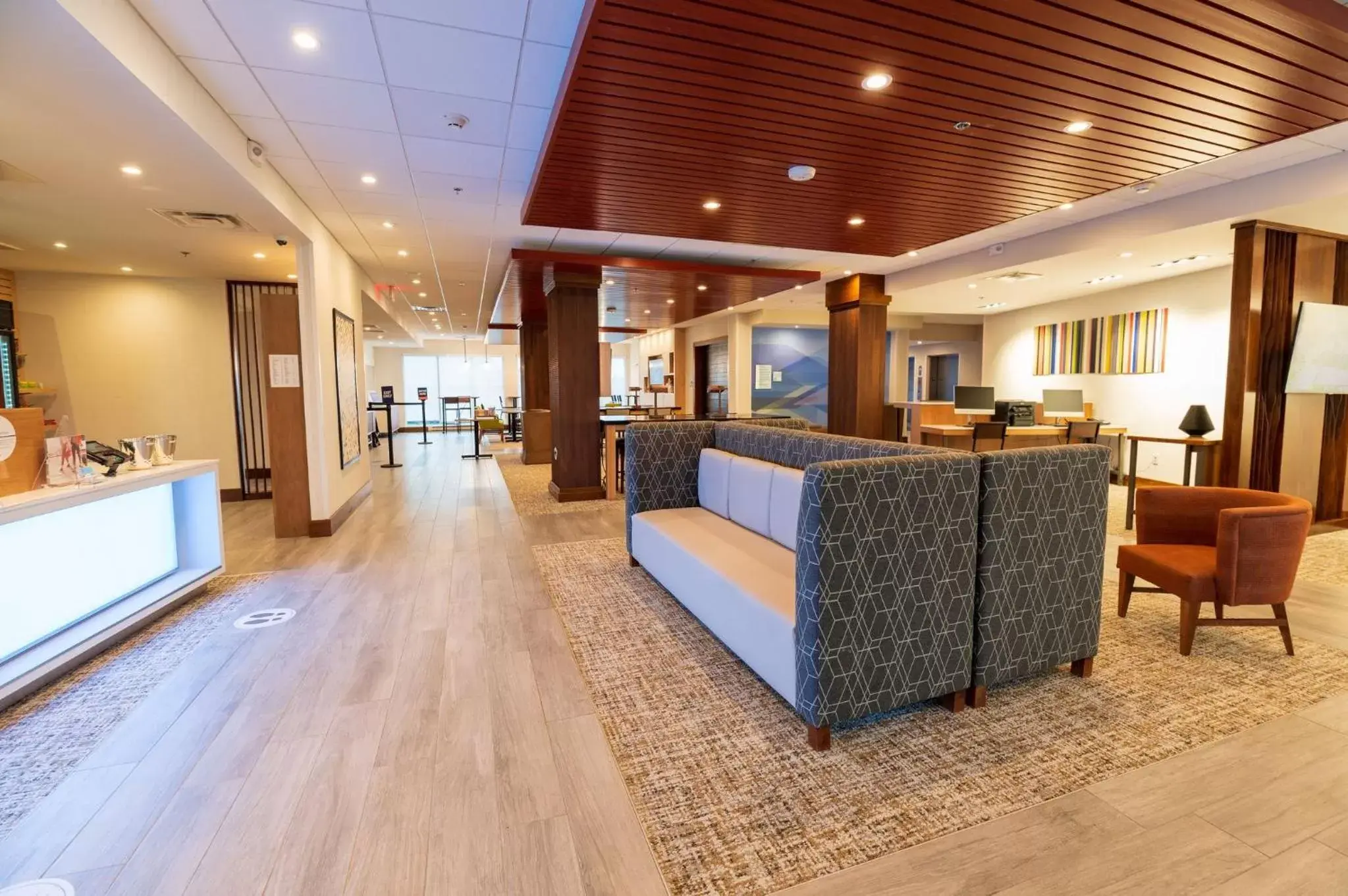 Property building, Lobby/Reception in Holiday Inn Express & Suites Dayton East - Beavercreek