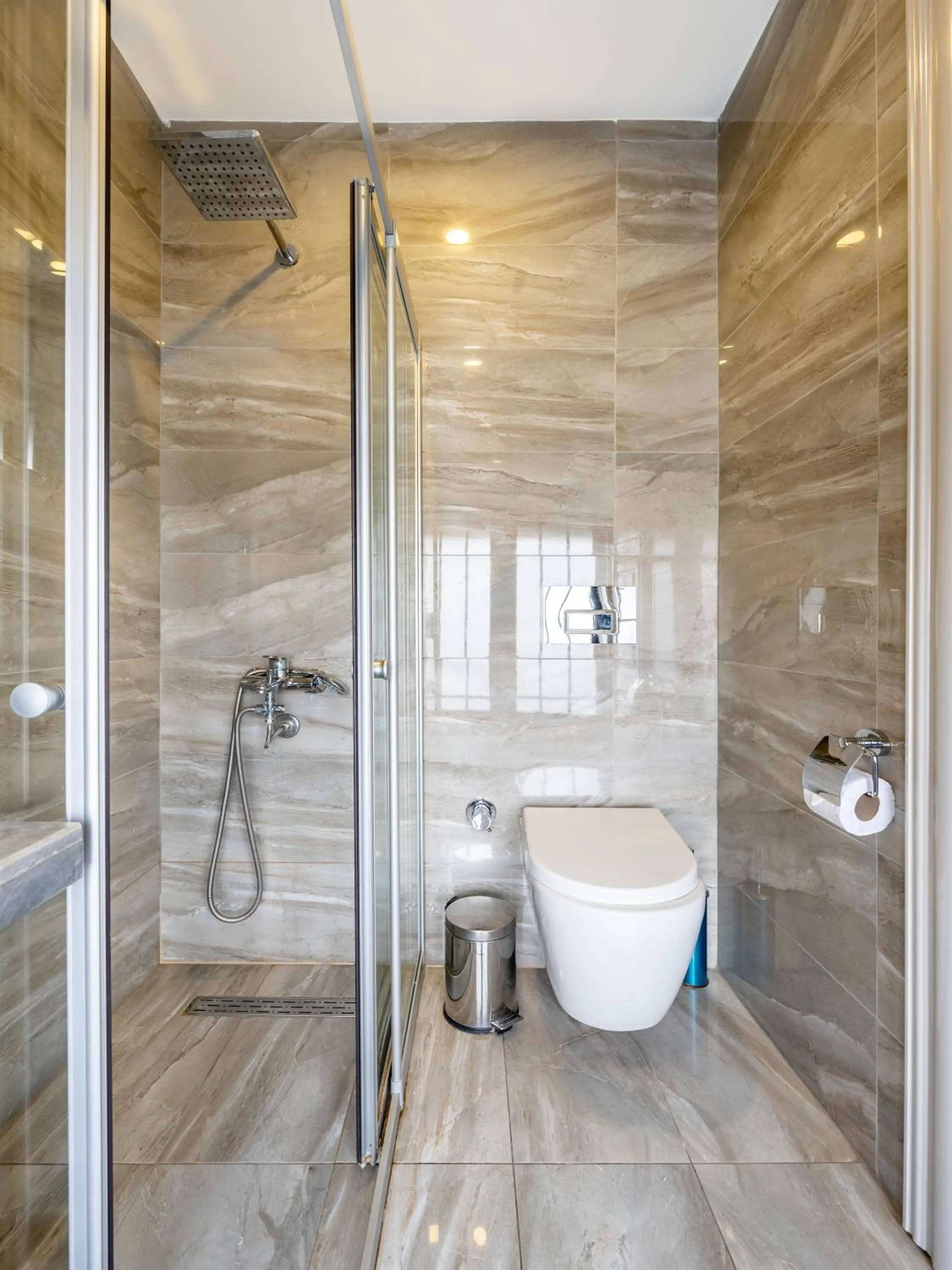 Toilet in Golden Gate Hotel Topkapı