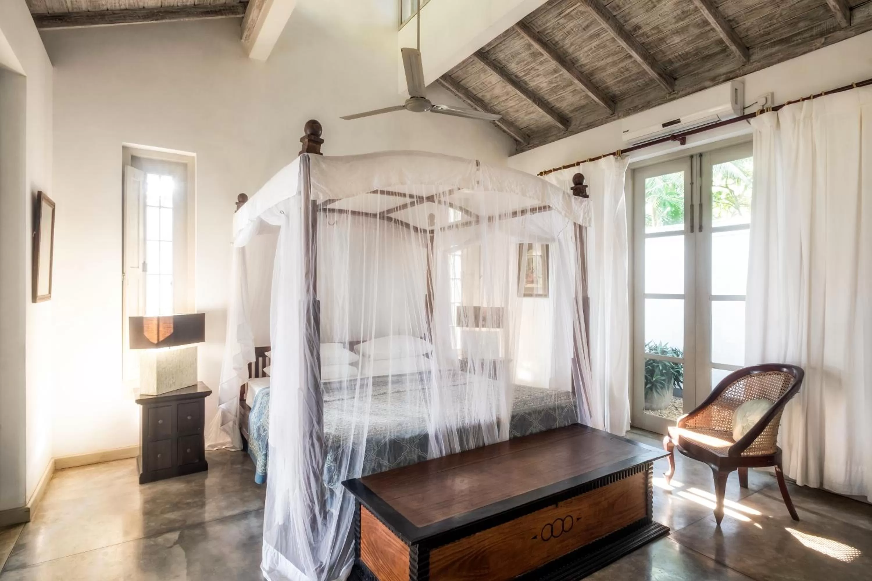 Bedroom, Bed in Satin Doll