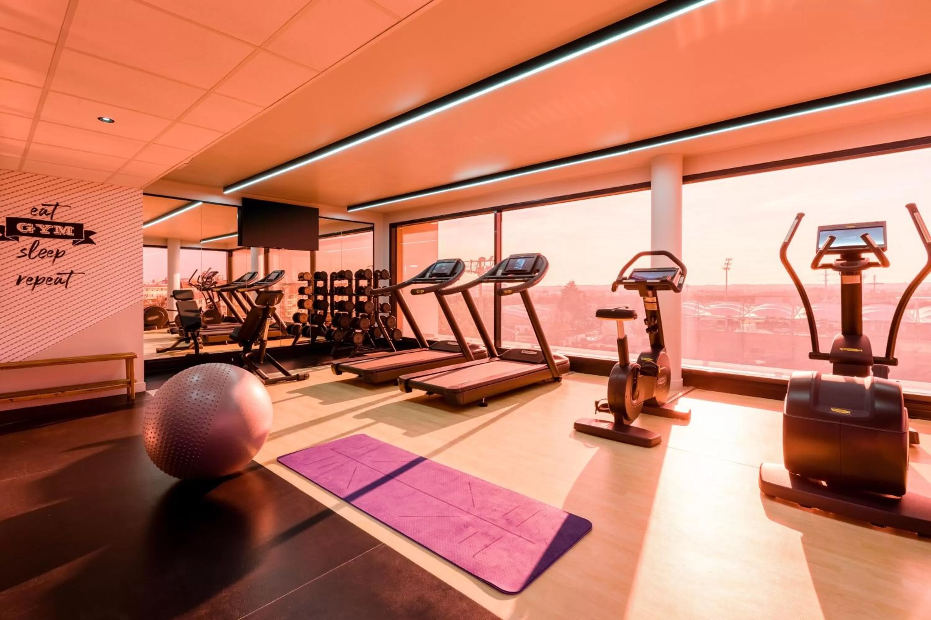 Fitness centre/facilities in Courtyard by Marriott Paris Creteil