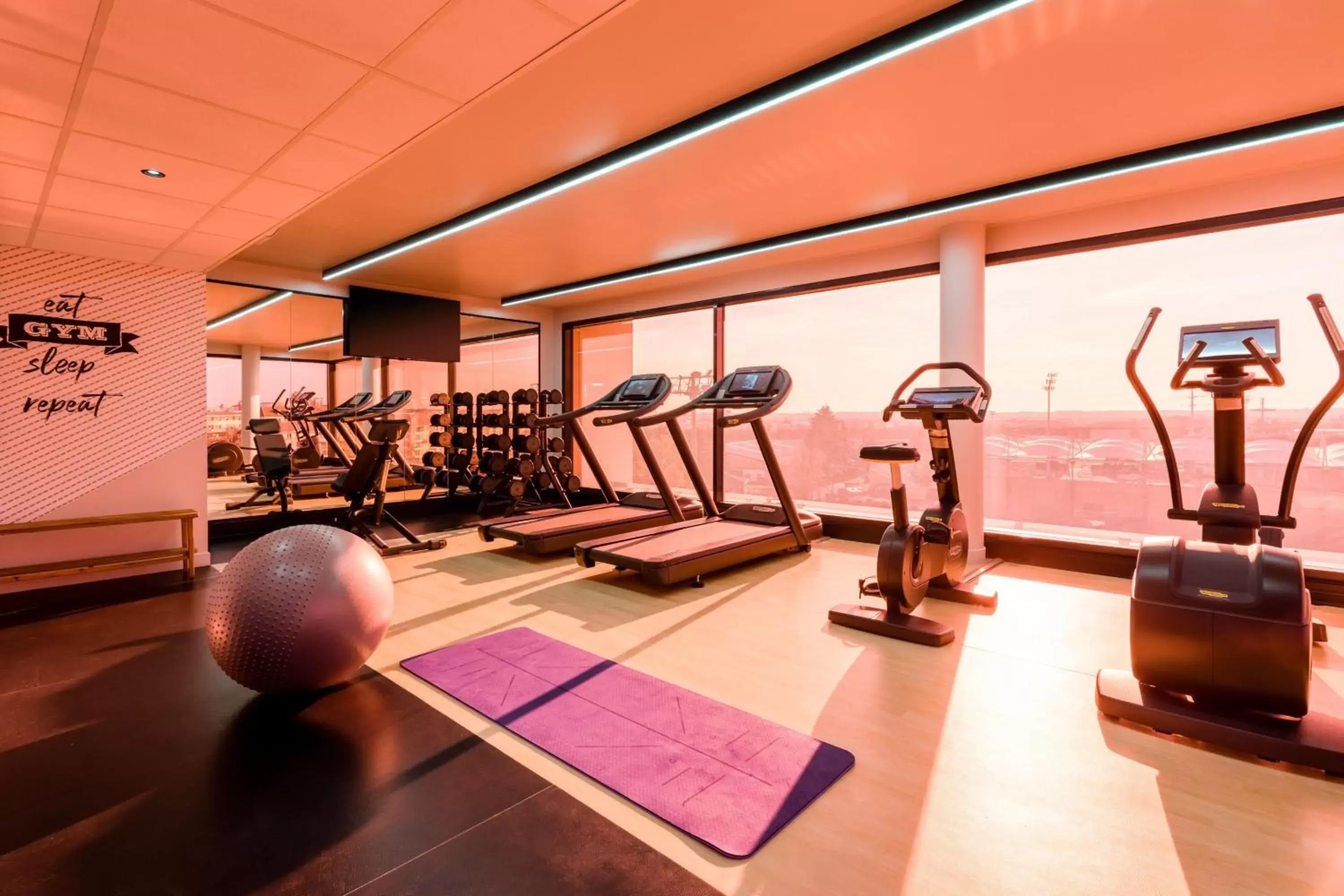 Fitness centre/facilities, Fitness Center/Facilities in Courtyard by Marriott Paris Creteil