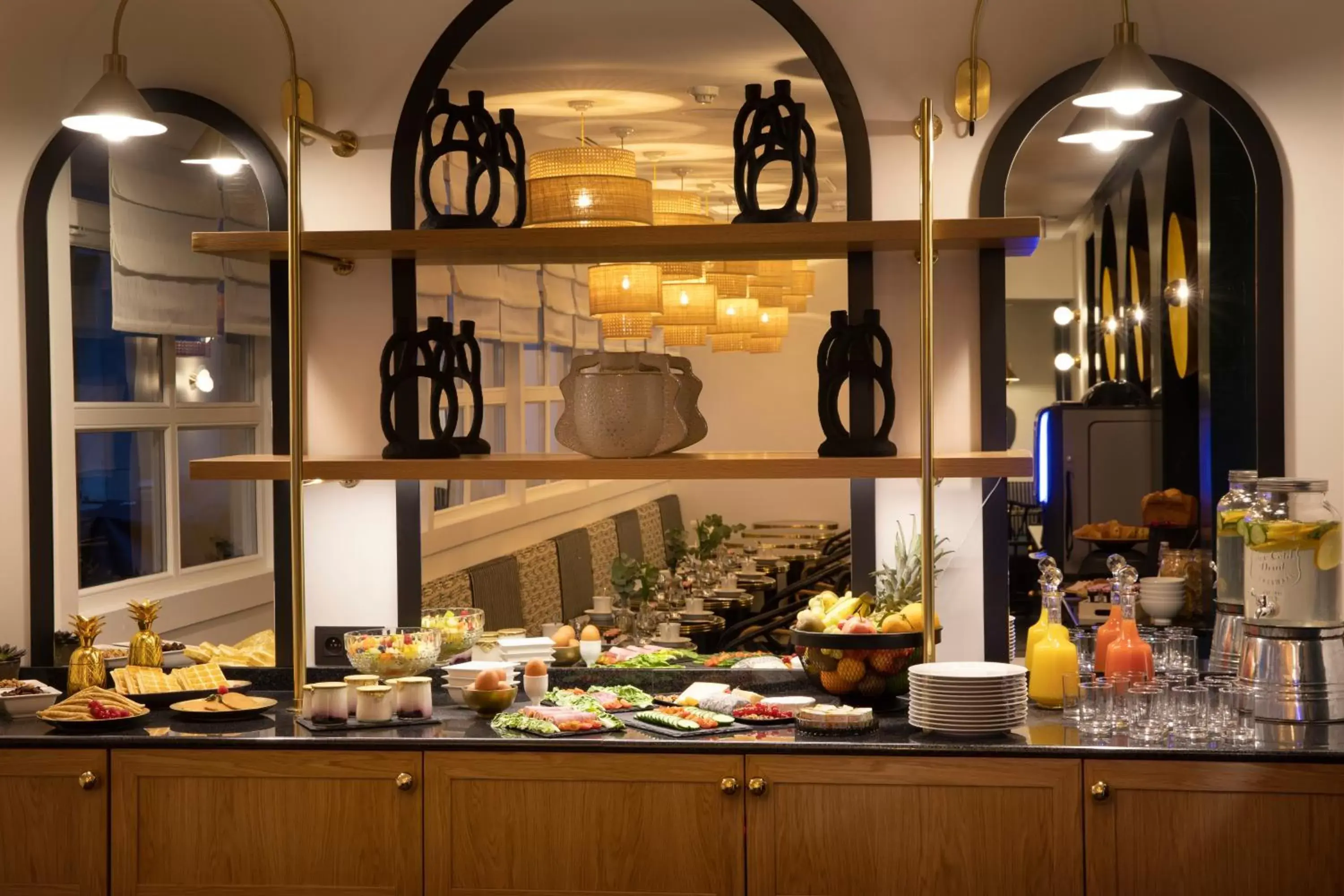 Buffet breakfast, Restaurant/Places to Eat in Grand Hotel Chicago
