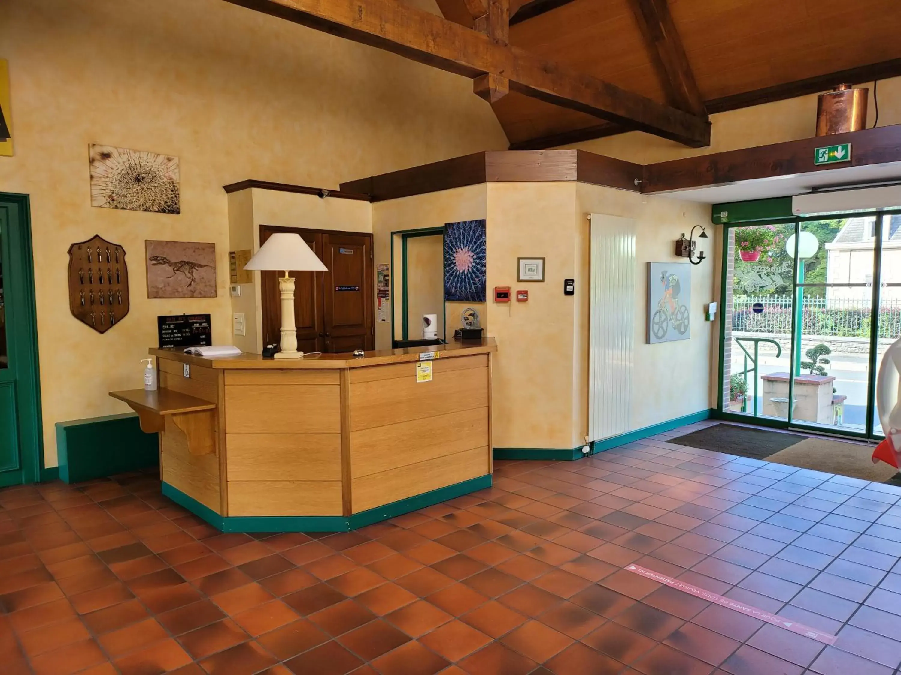 Lobby/Reception in L'AUBERGE DE L'OLIVE