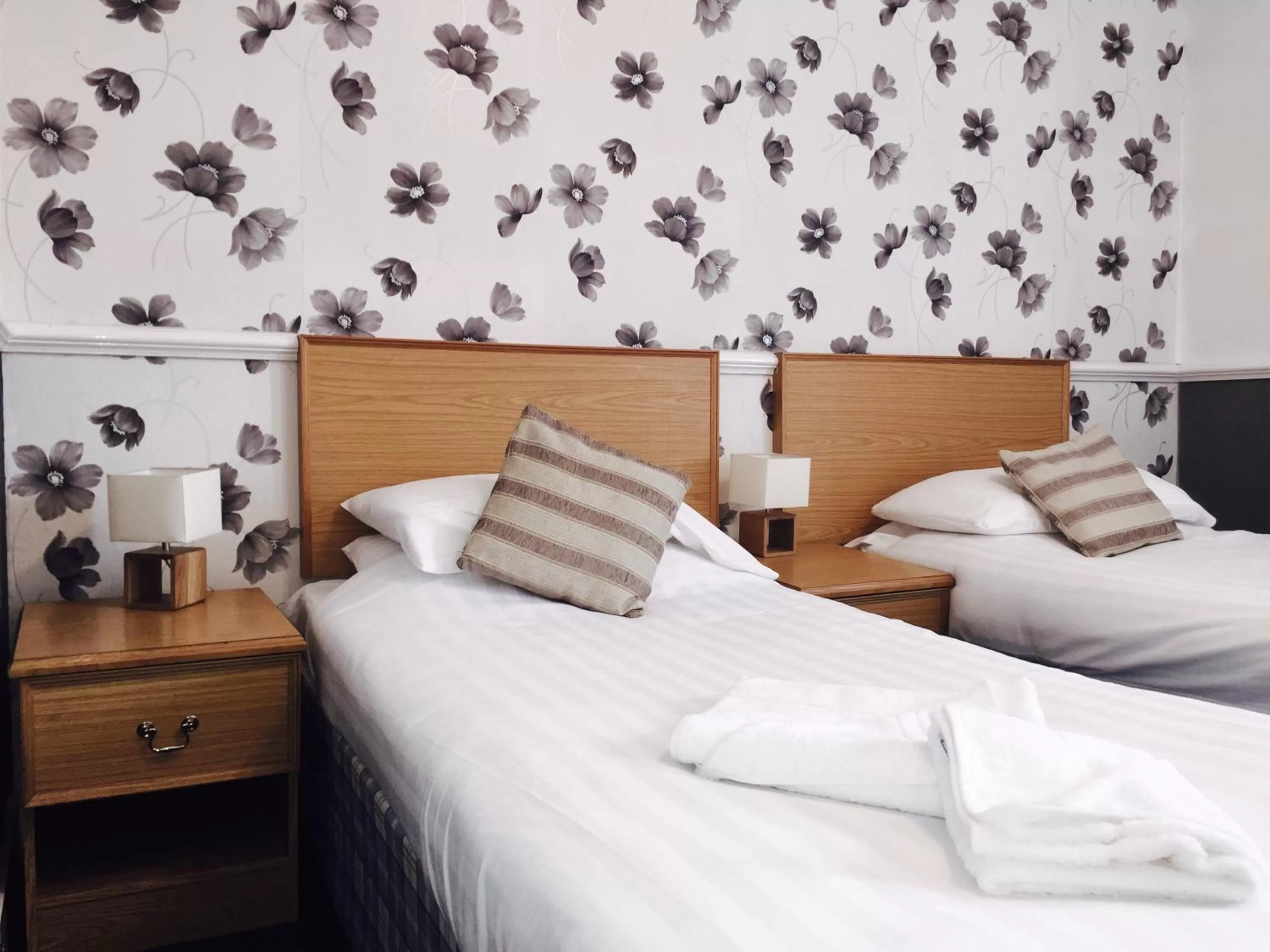 Photo of the whole room, Bed in Plas Coch Hotel Ltd