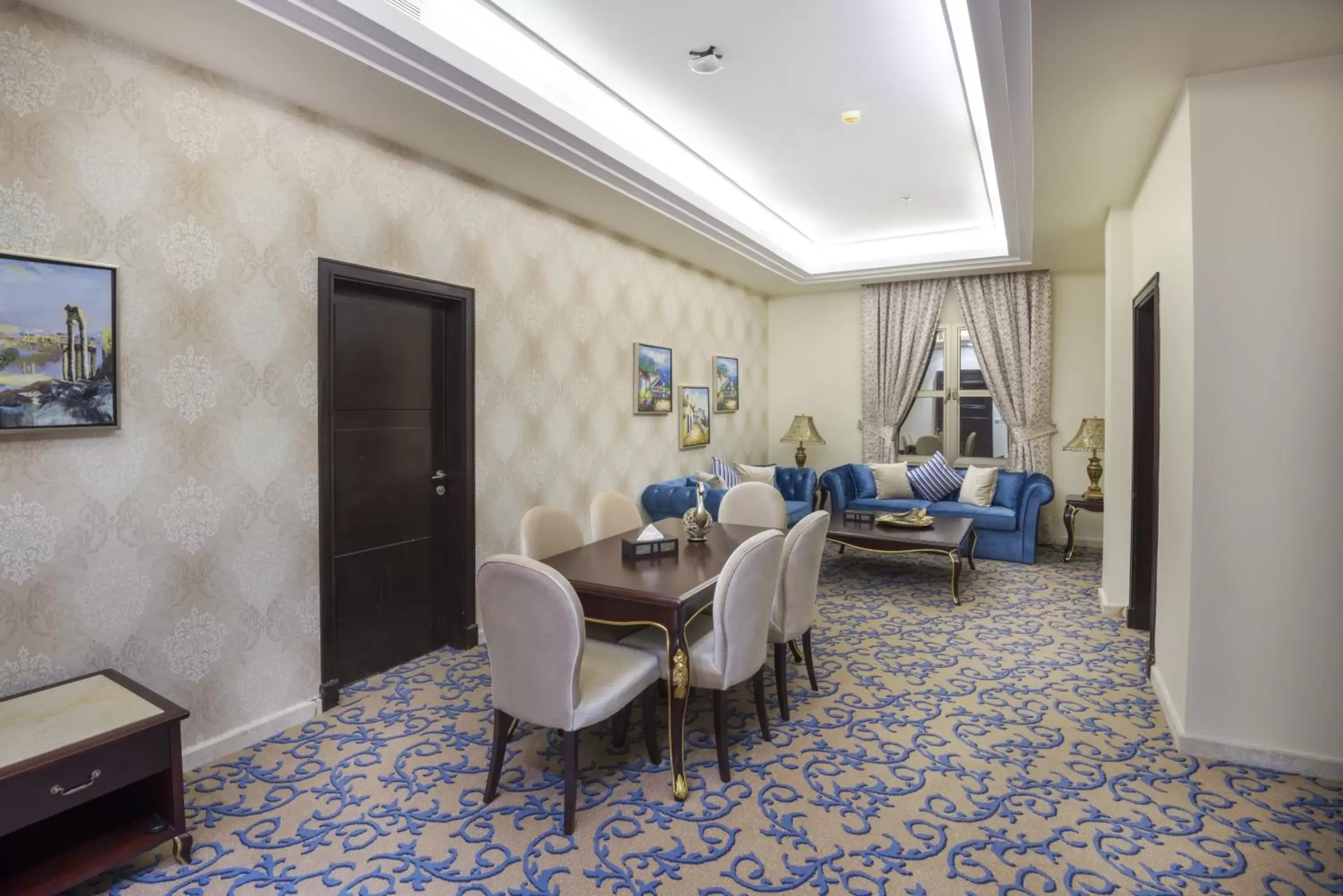 Living room, Dining Area in Mira Trio Hotel - Riyadh - Tahlia Street