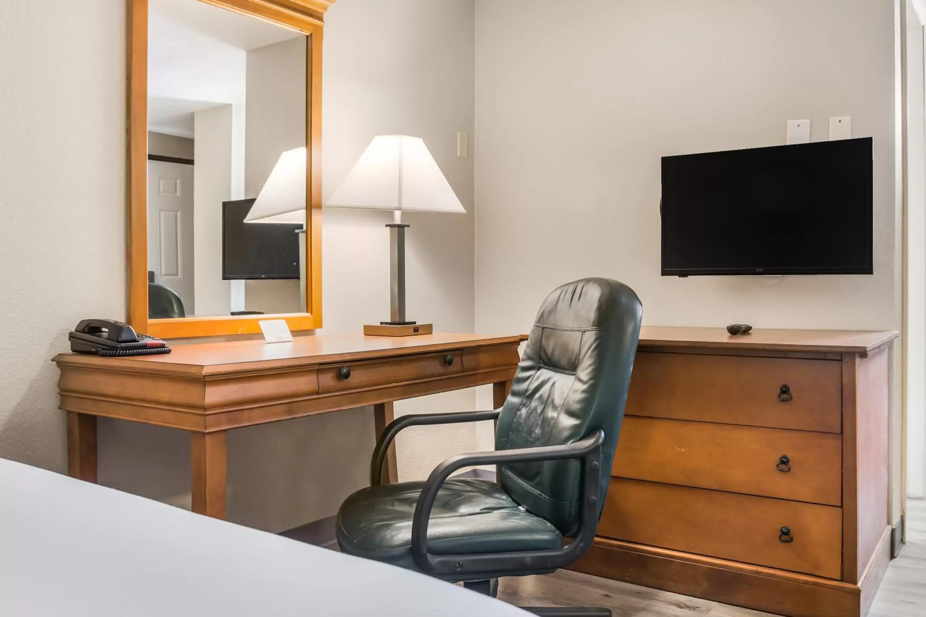 TV/Entertainment Center in Americas Best Value Inn - Lebanon