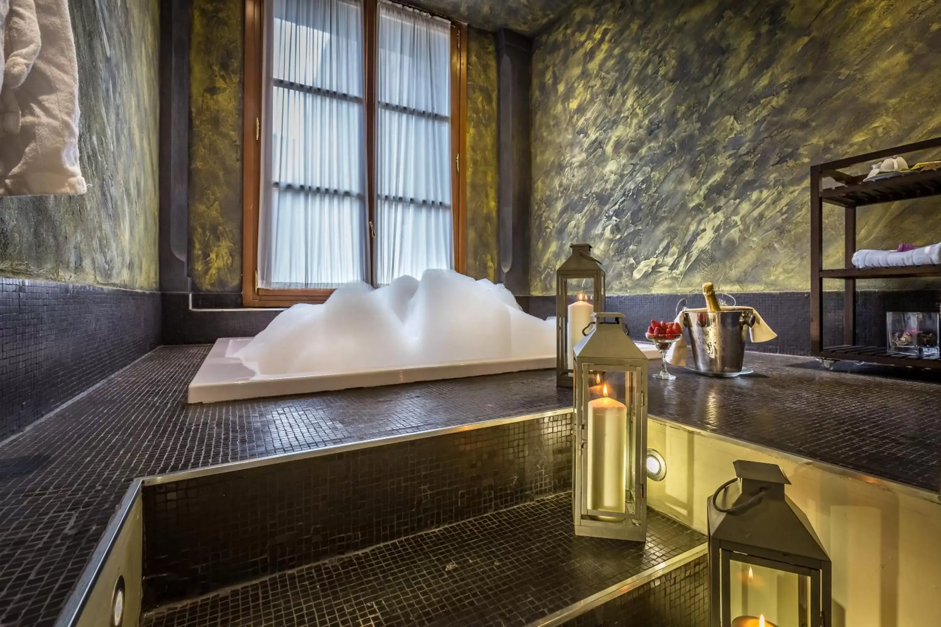 Hot Tub in Hotel La Scaletta al Ponte Vecchio