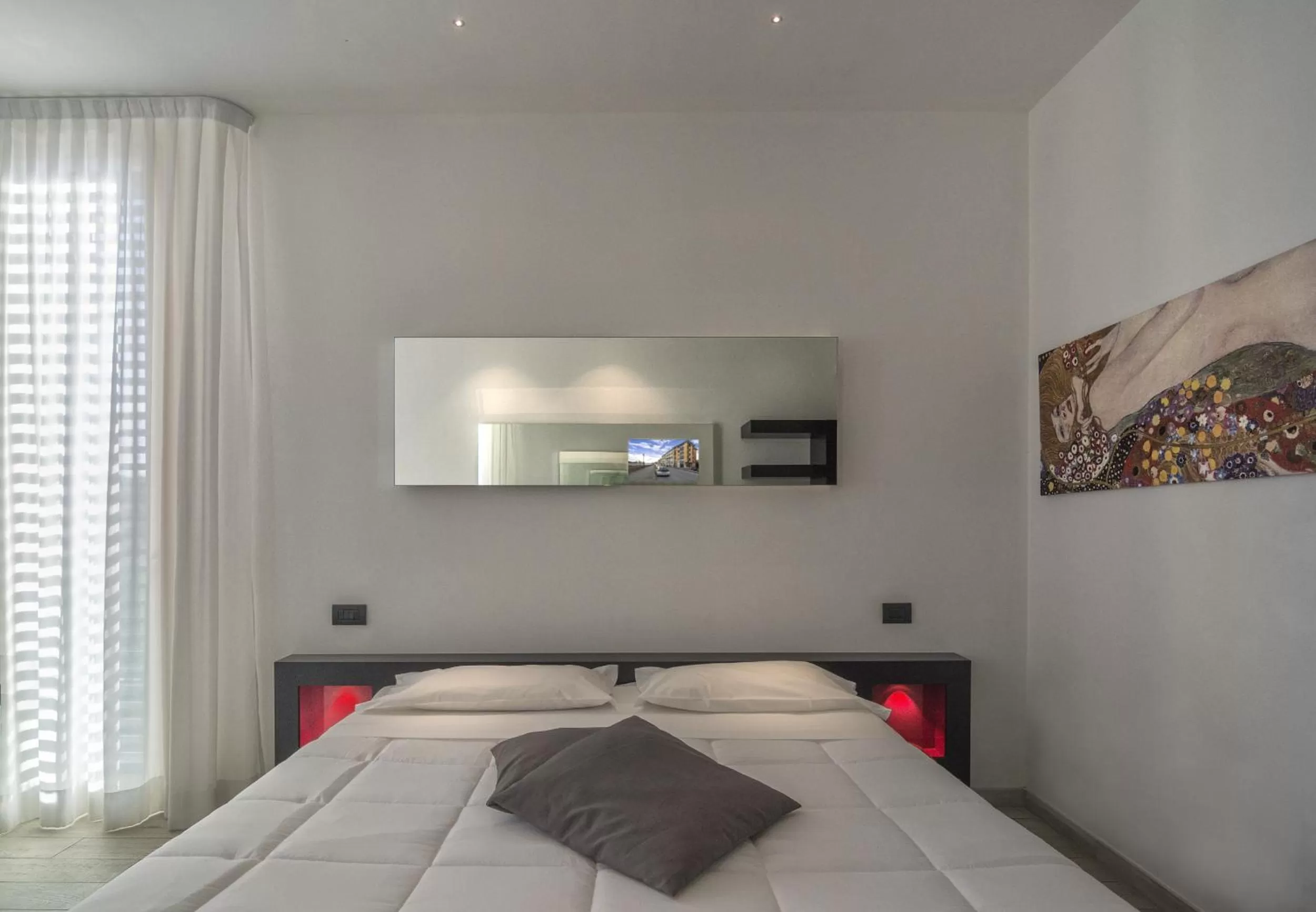 Photo of the whole room, Bed in Blue Shades Hotel