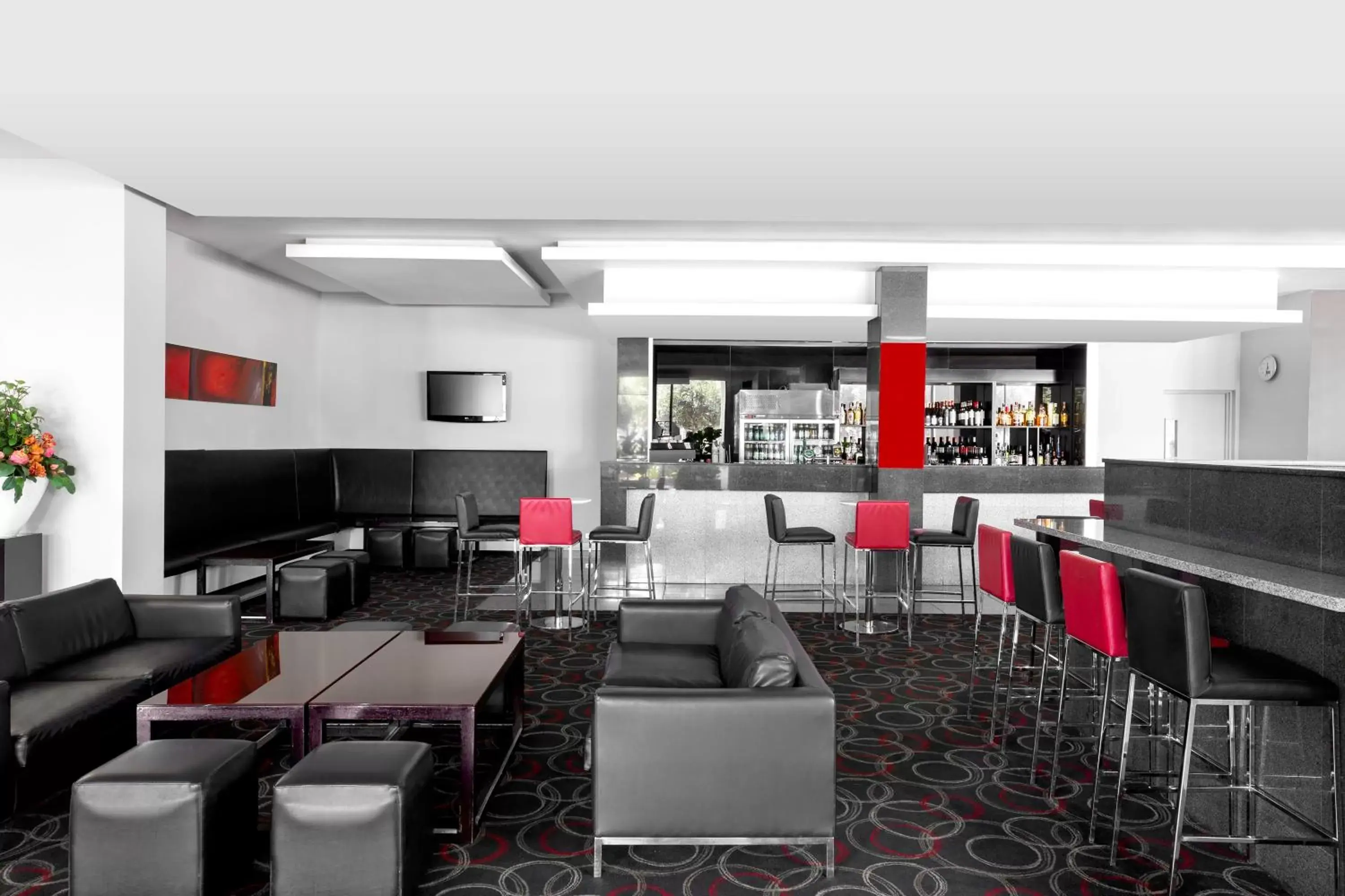 Restaurant/places to eat, Lounge/Bar in Mantra Melbourne Airport