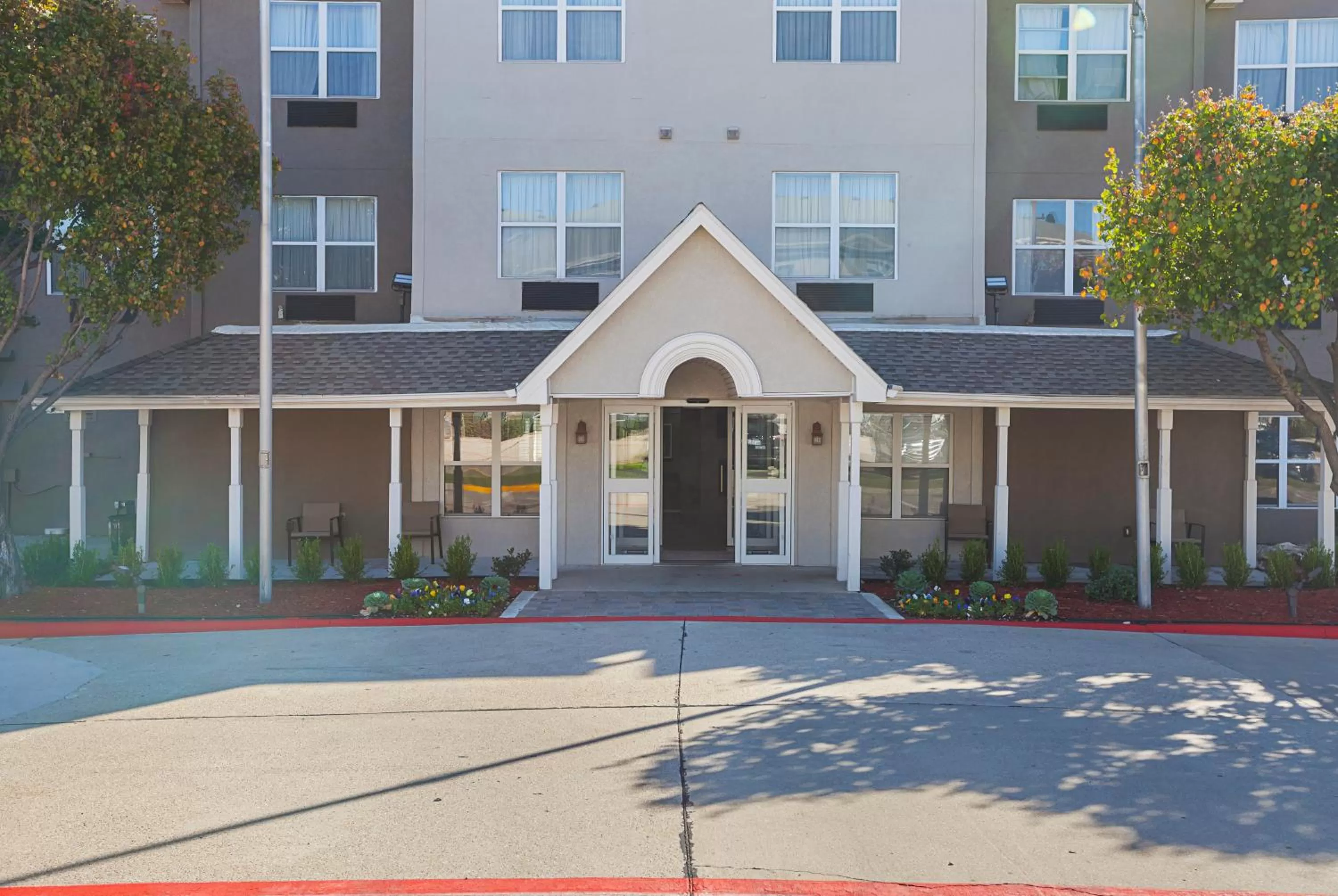 Facade/entrance in Country Inn & Suites by Radisson, Lewisville, TX
