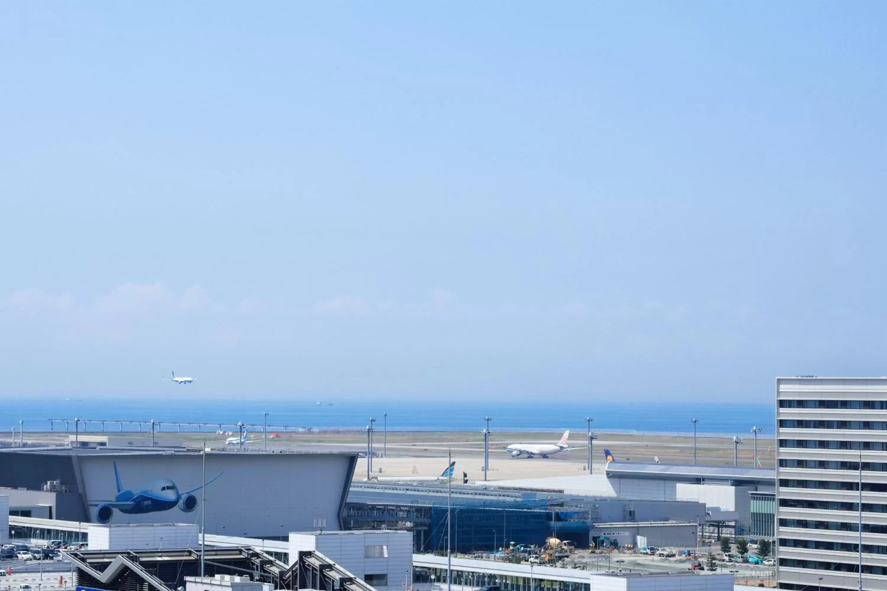 Photo of the whole room, Sea View in Four Points by Sheraton Nagoya, Chubu International Airport