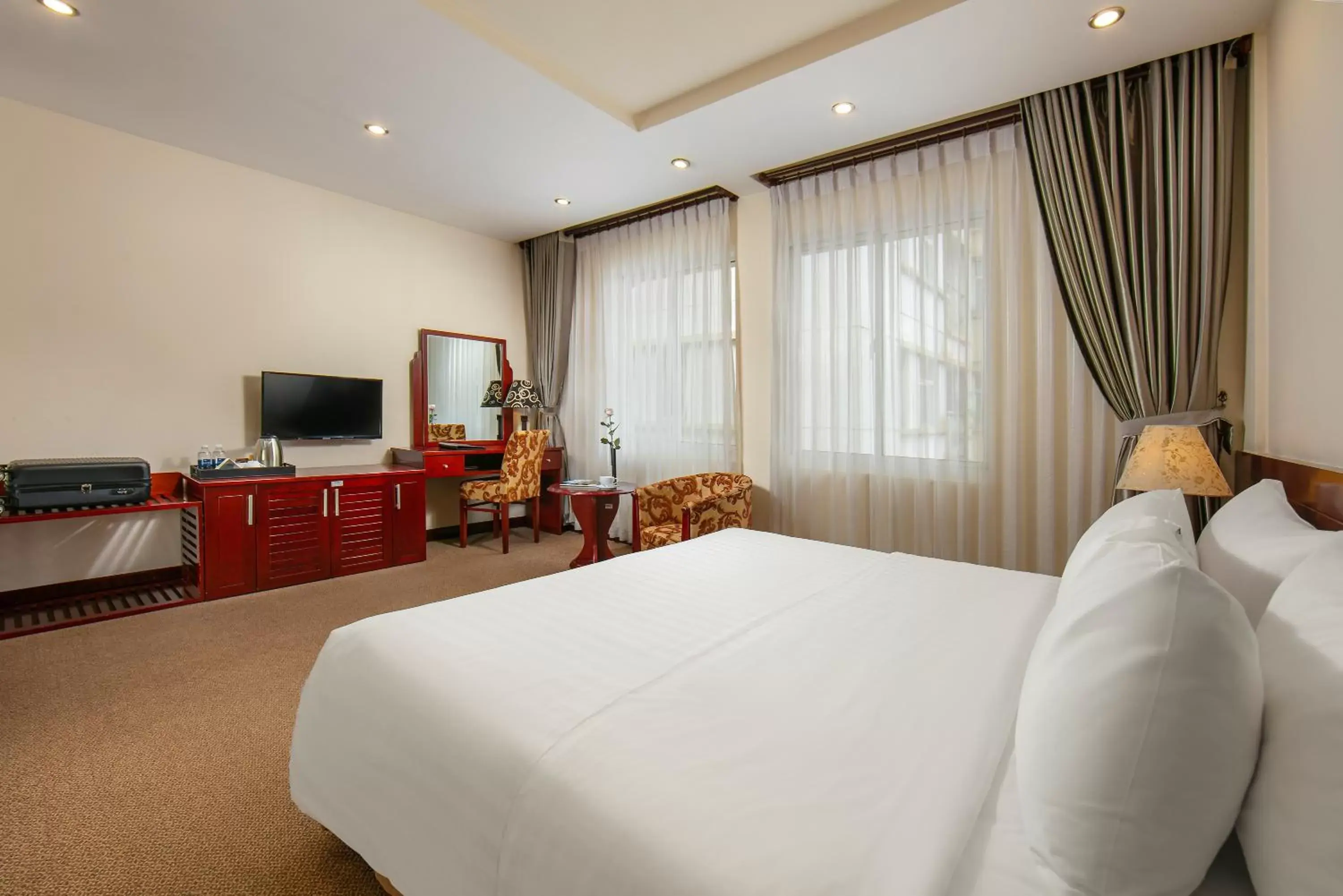 Superior Double Room in Hoa Dao Hotel Superior Double Room in Hoa Dao Hotel