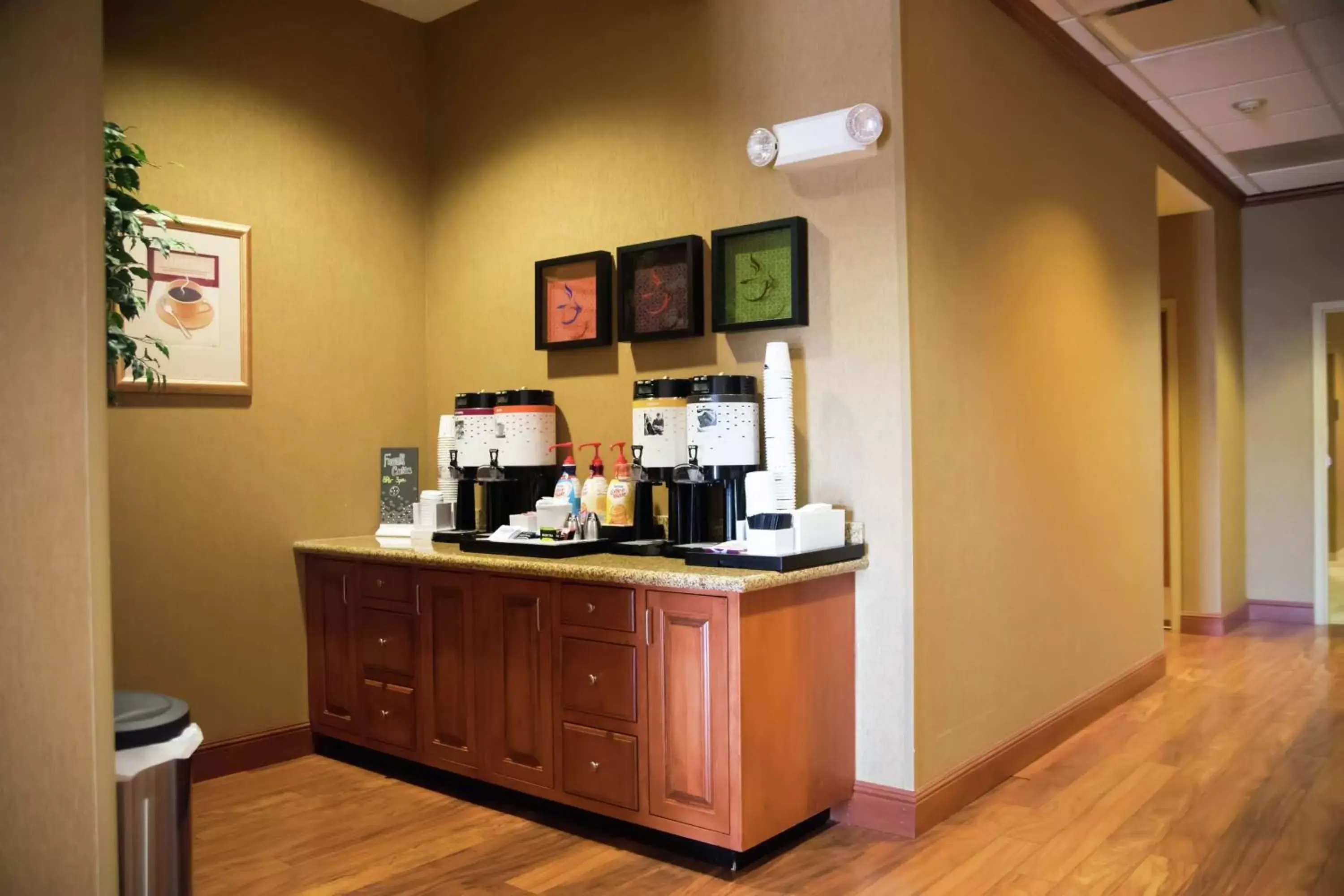 Dining area in Hampton Inn Mountain Home