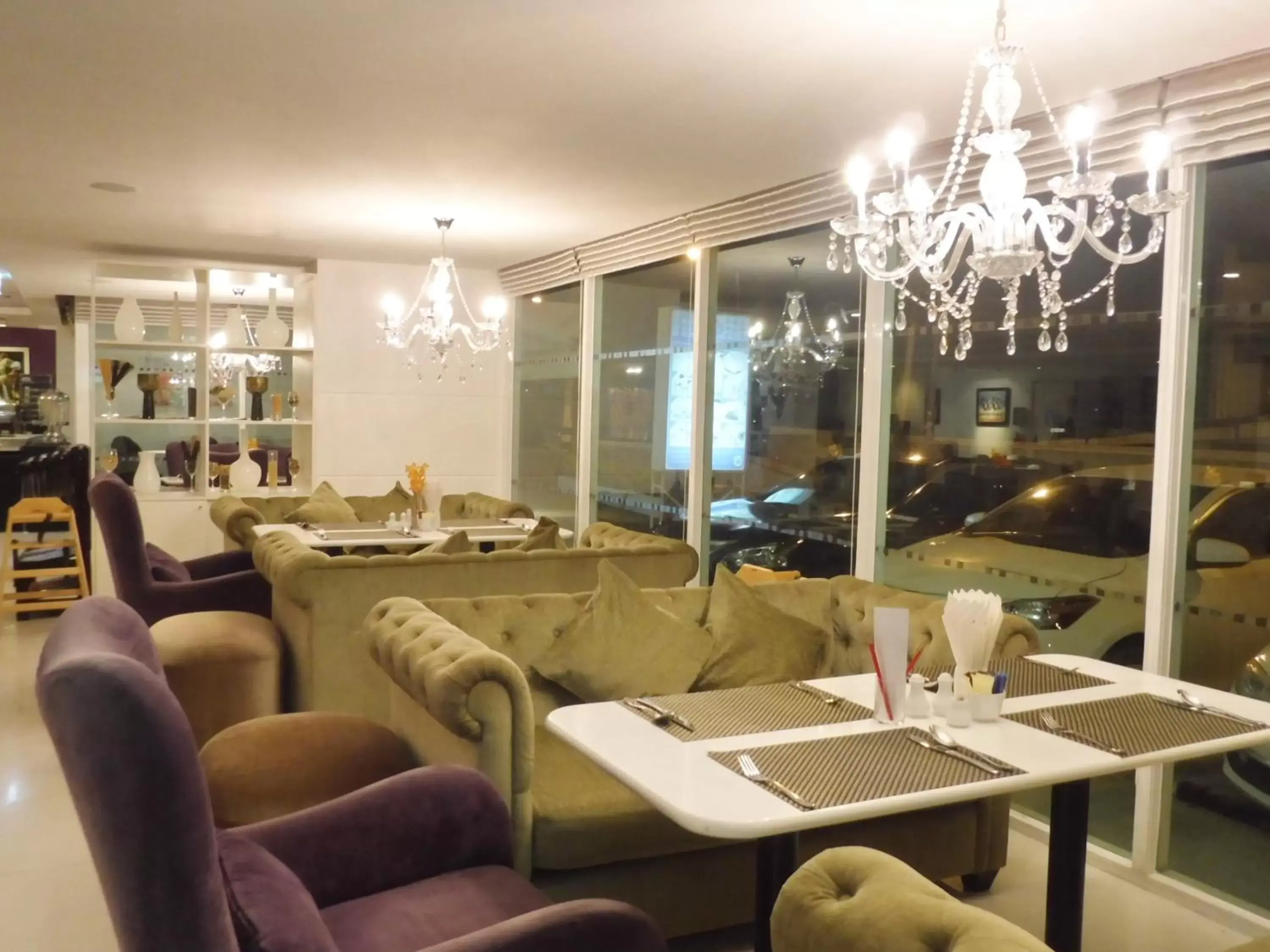 Restaurant/Places to Eat in Nova Park Hotel by Compass Hospitality