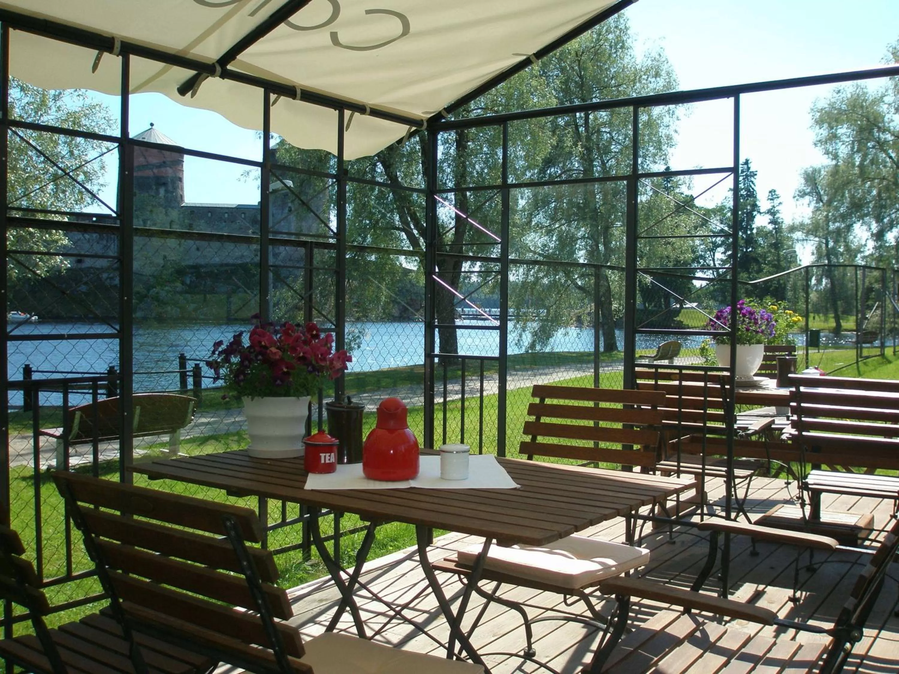 Patio in Lossiranta Lodge