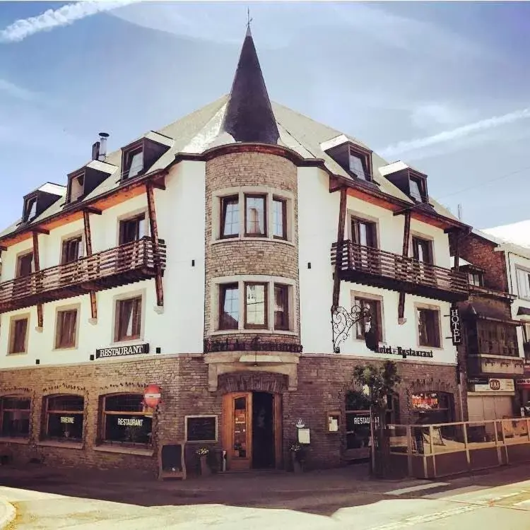 Restaurant/places to eat, Property Building in Hotel du Commerce