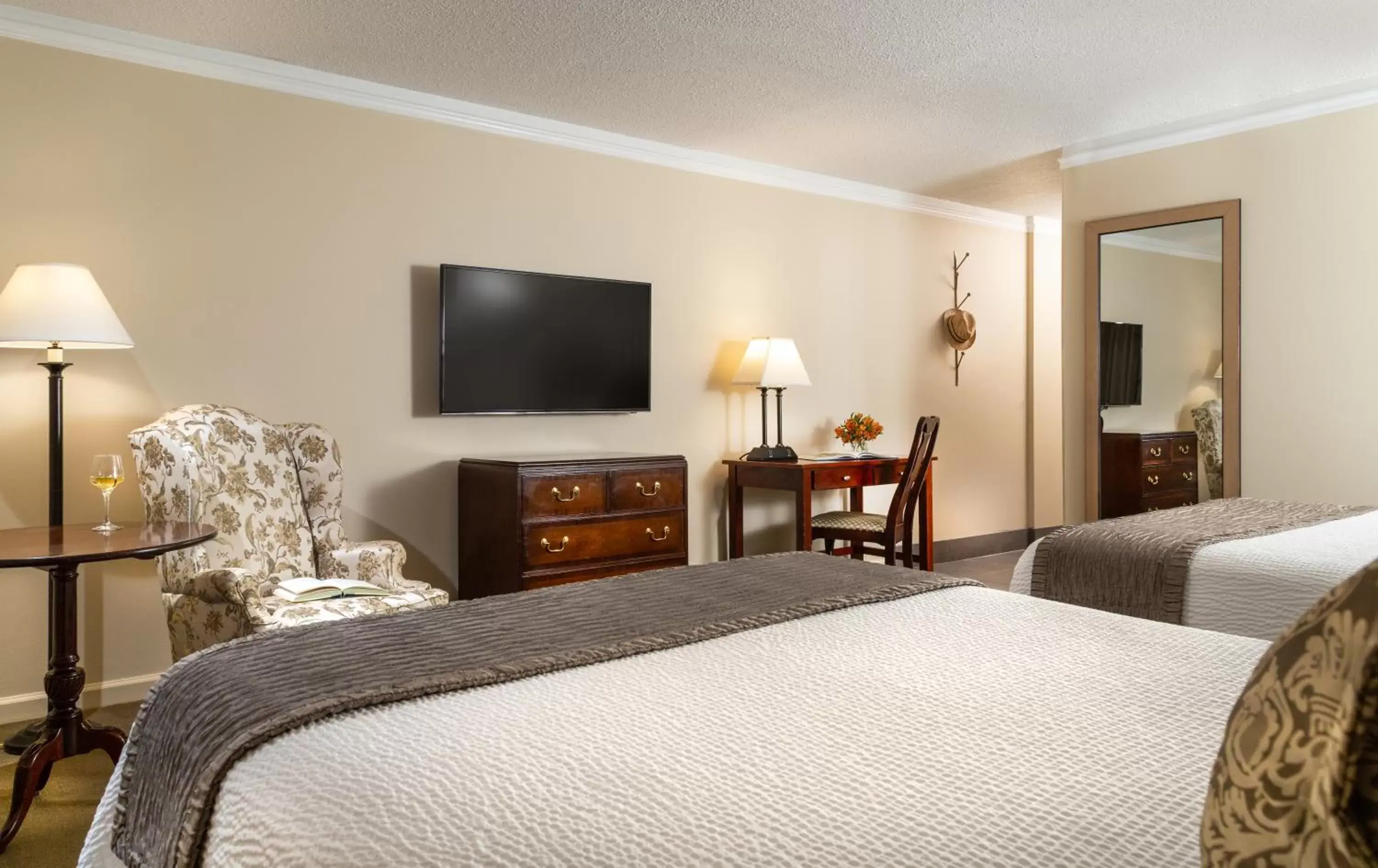 TV and multimedia, Bed in Meadowbrook Inn