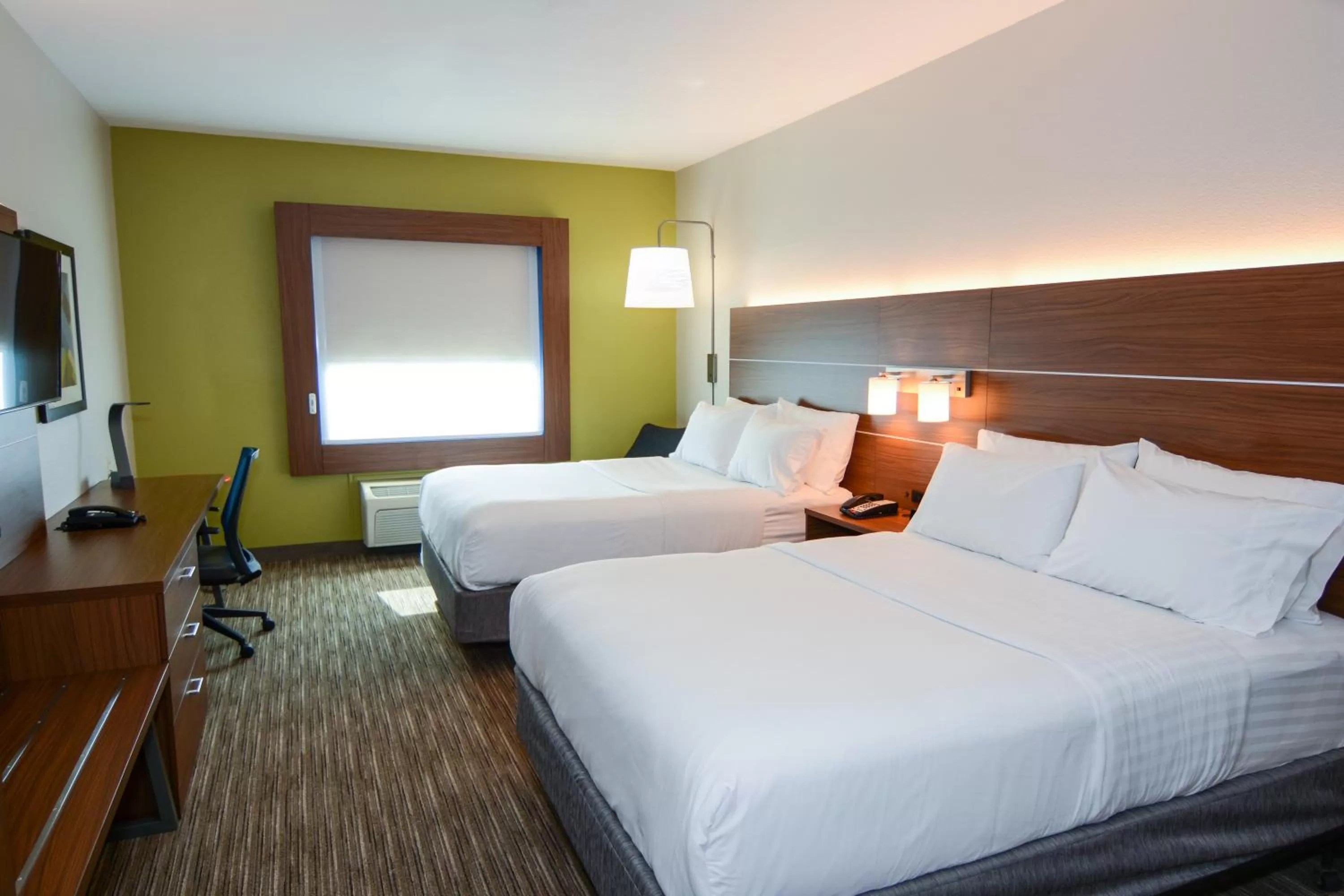 Photo of the whole room, Bed in Holiday Inn Express Hotel & Suites New Boston by IHG
