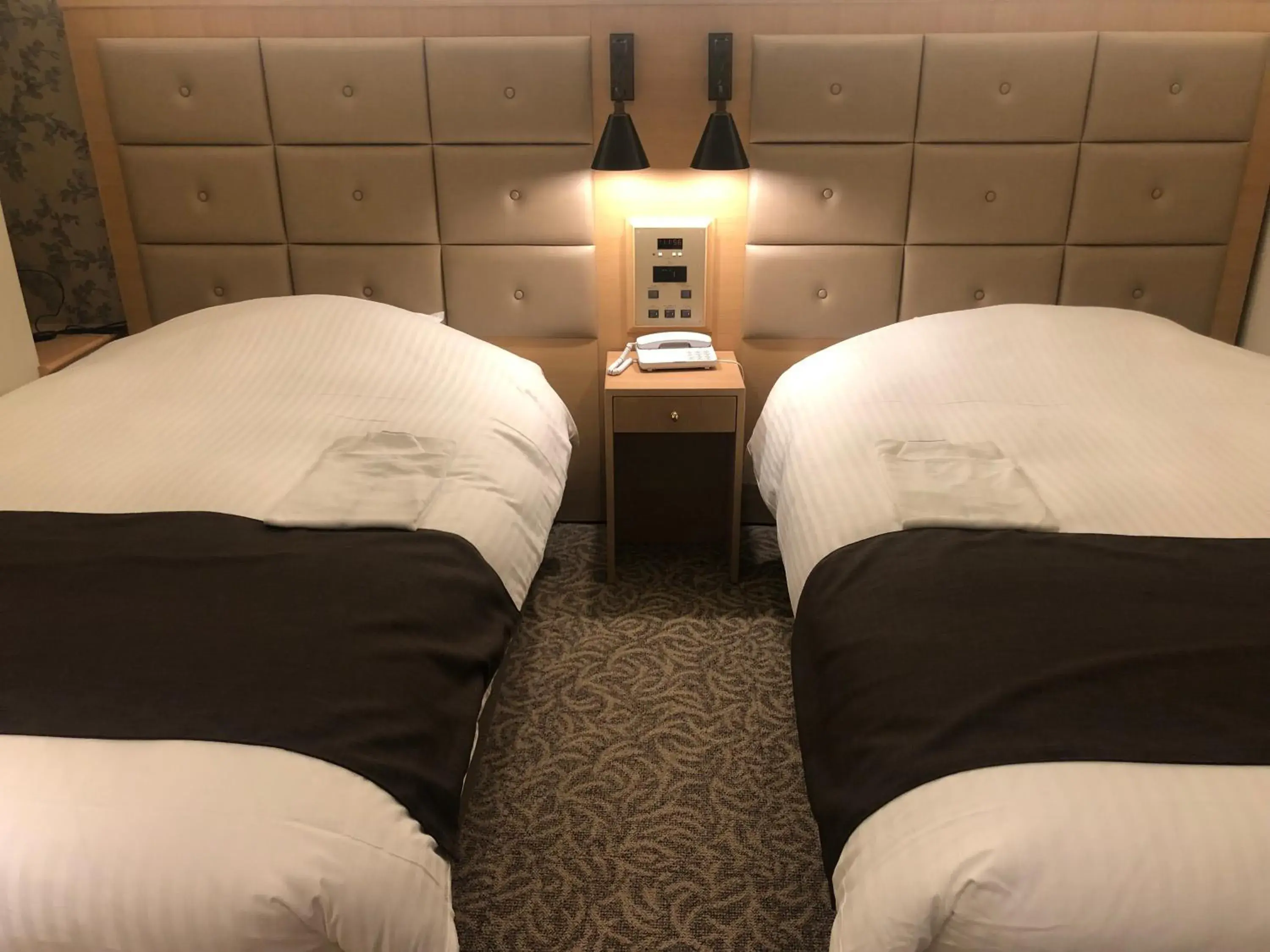 Economy Twin Room - Non-Smoking in Kobe Luminous Hotel Sannomiya Economy Twin Room - Non-Smoking in Kobe Luminous Hotel Sannomiya