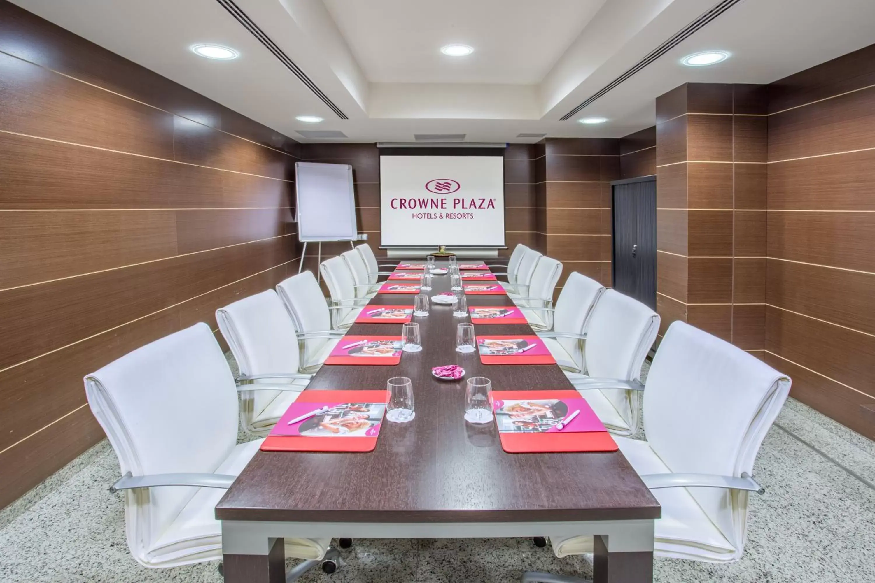 Meeting/conference room in Hotel Crowne Plaza Madrid Airport
