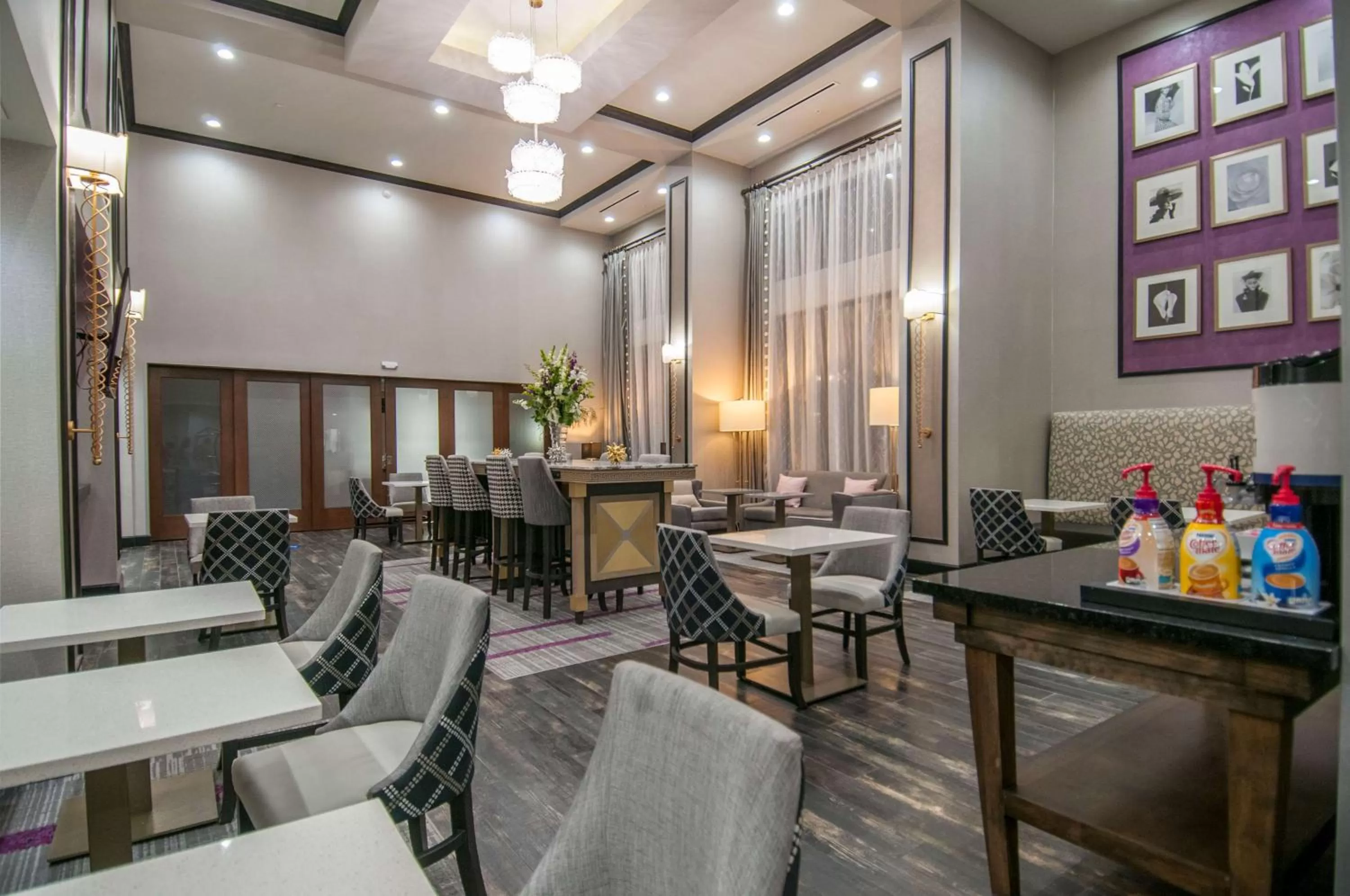 Lobby or reception in Hampton Inn & Suites Ridgeland