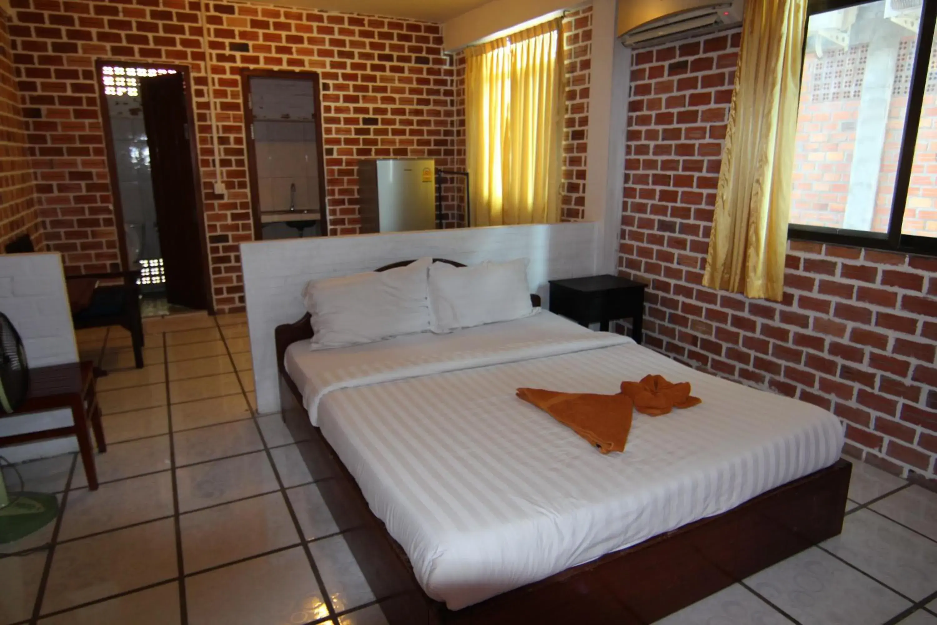 Shower, Bed in Naga Angkor Hostel