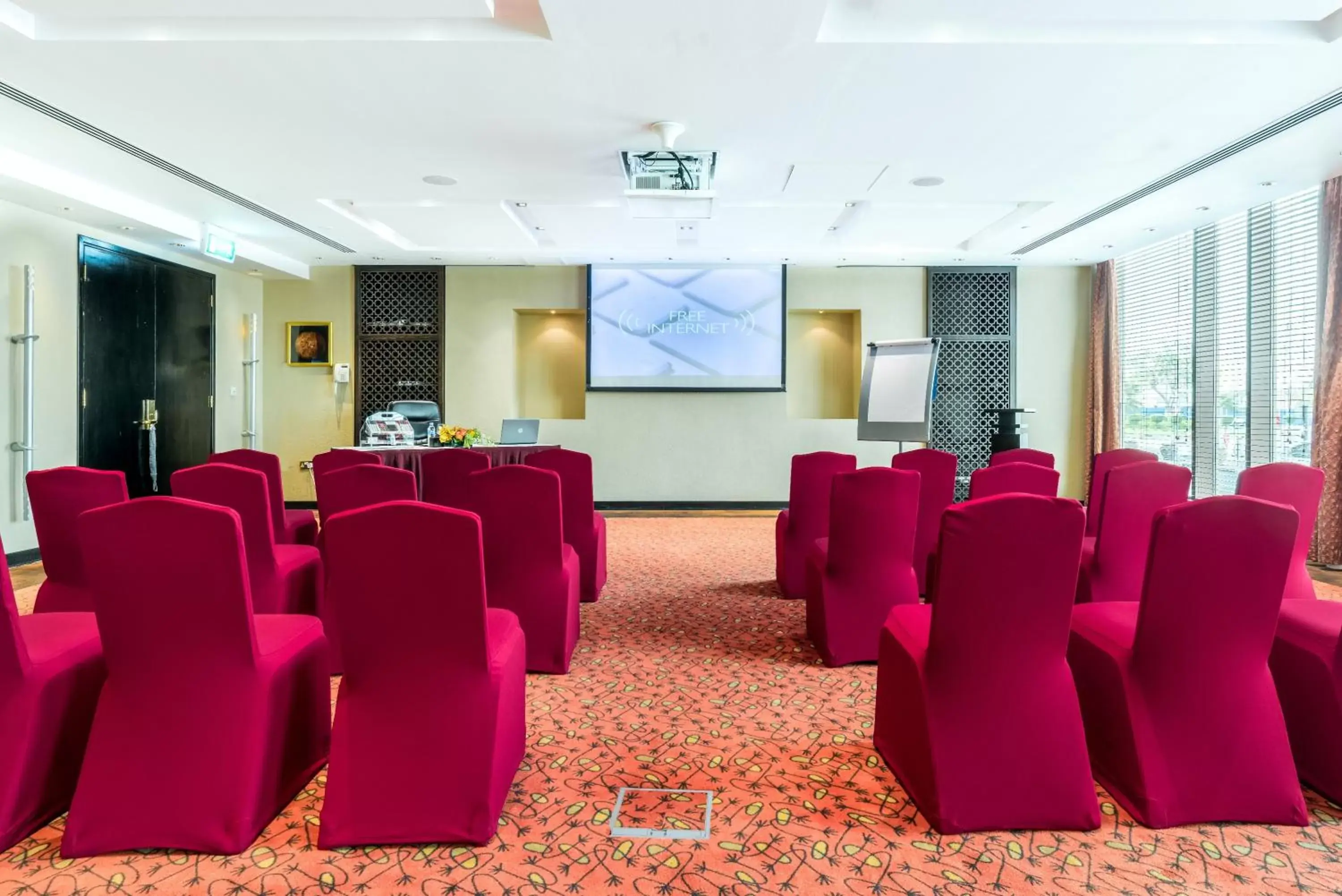 Business facilities in Radisson Blu Hotel, Doha