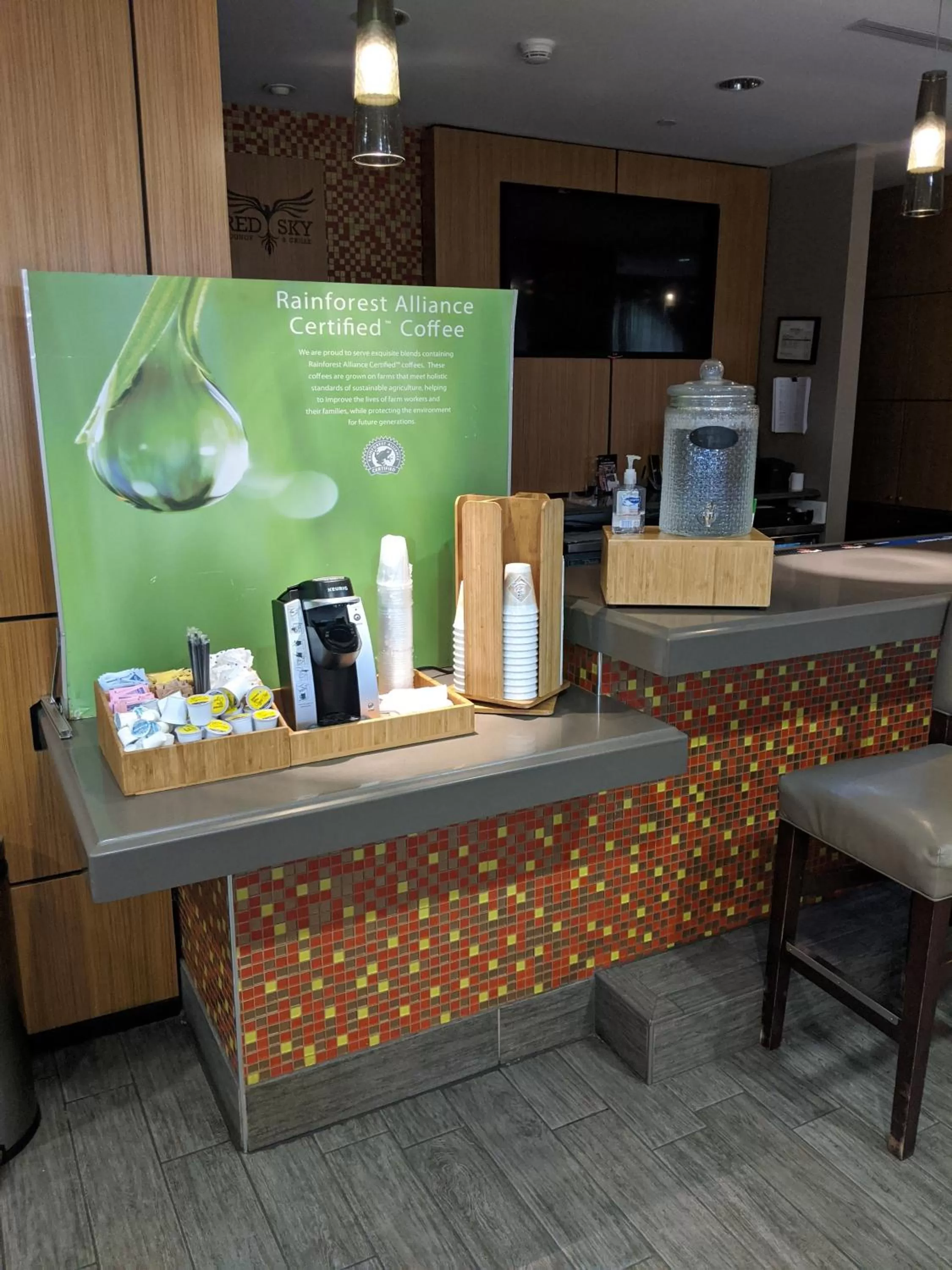 Coffee/tea facilities in Holiday Inn Charlotte University by IHG