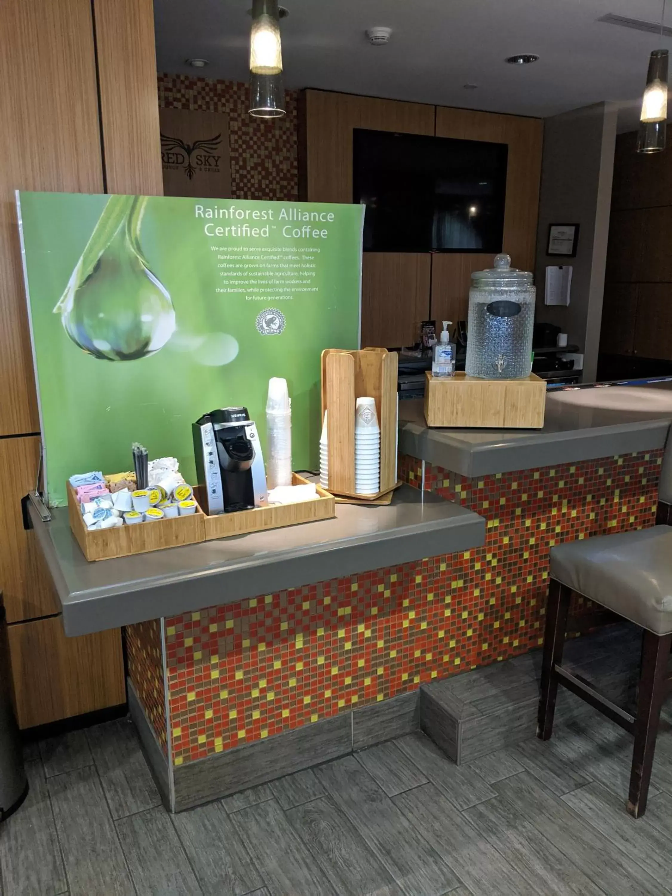Coffee/tea facilities in Holiday Inn Charlotte University, an IHG Hotel