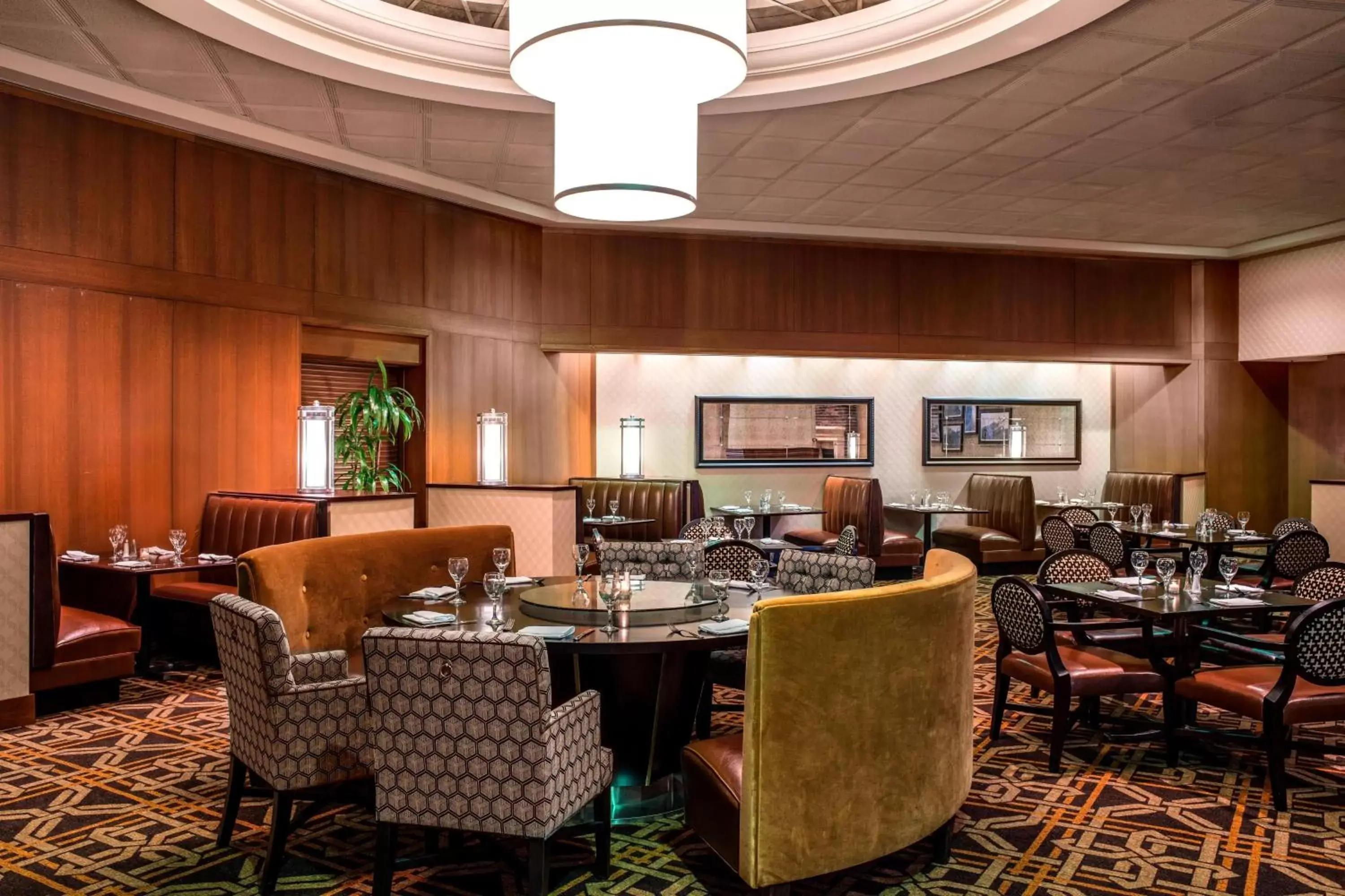 Restaurant/Places to Eat in Sheraton Columbus Hotel at Capitol Square