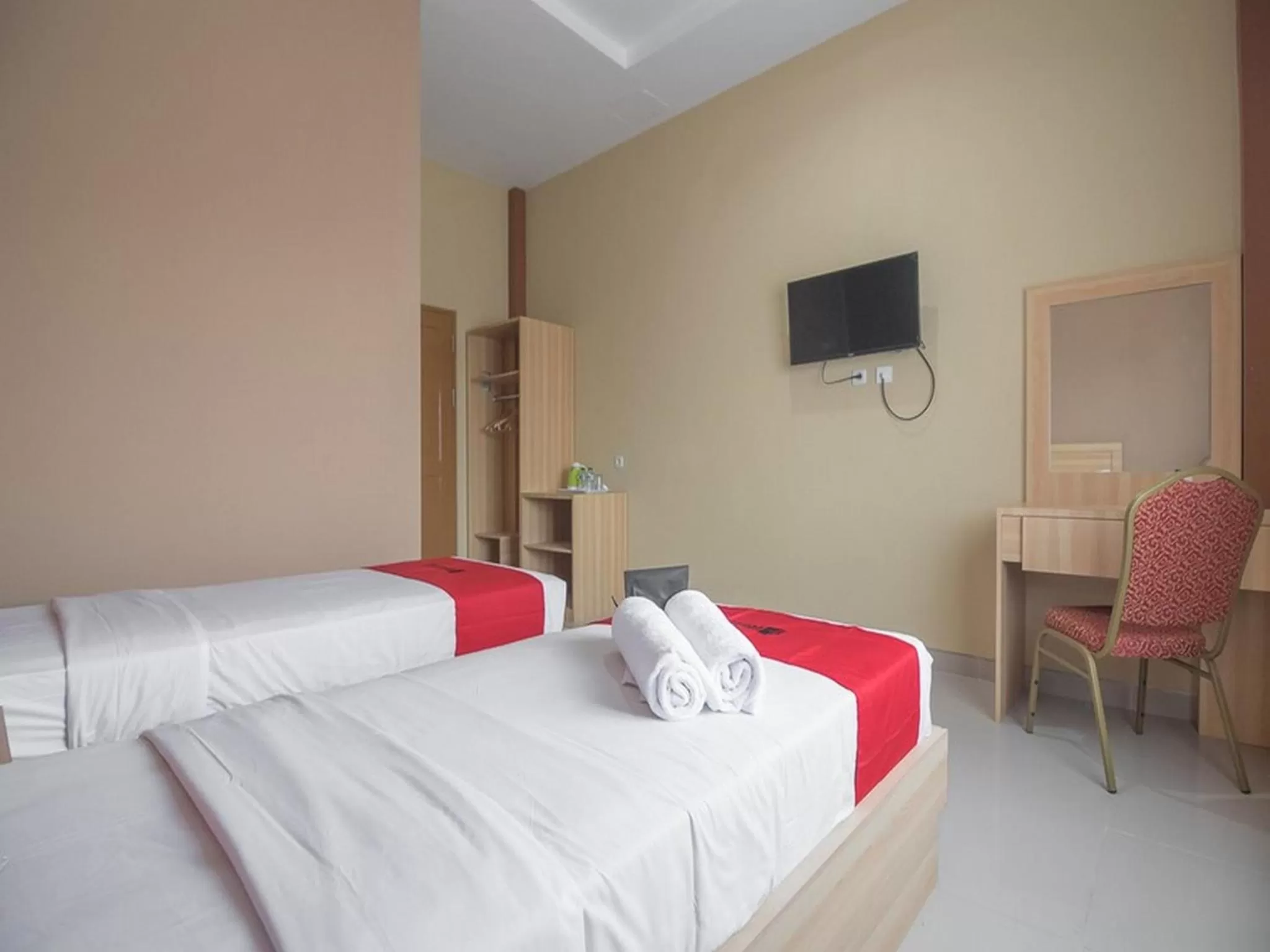 Bedroom, Bed in RedDoorz near Islamic Center Samarinda