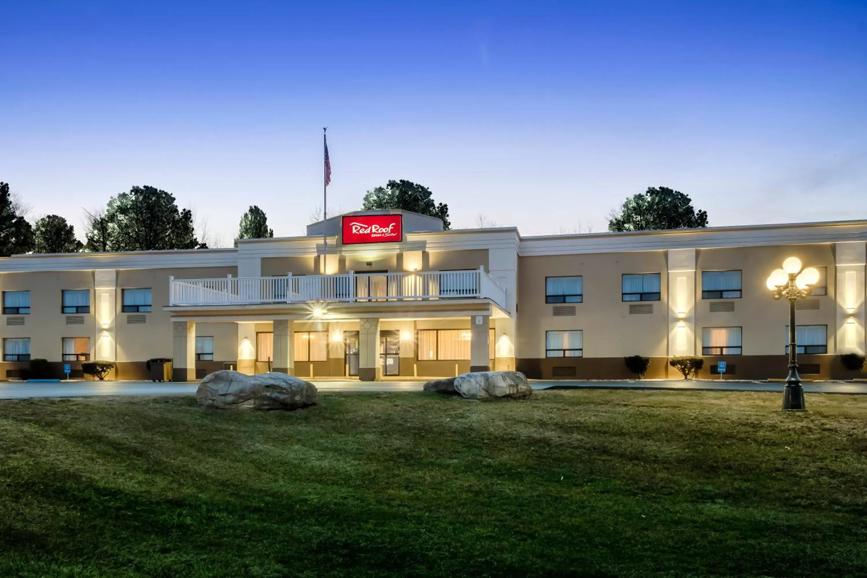 Property Building in Red Roof Inn & Suites Newburgh - Stewart Airport