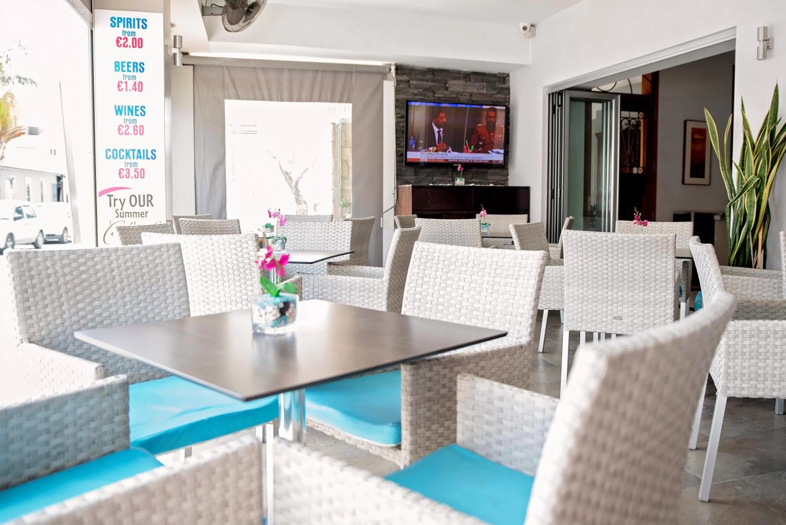 Lounge or bar in Pyramos Hotel