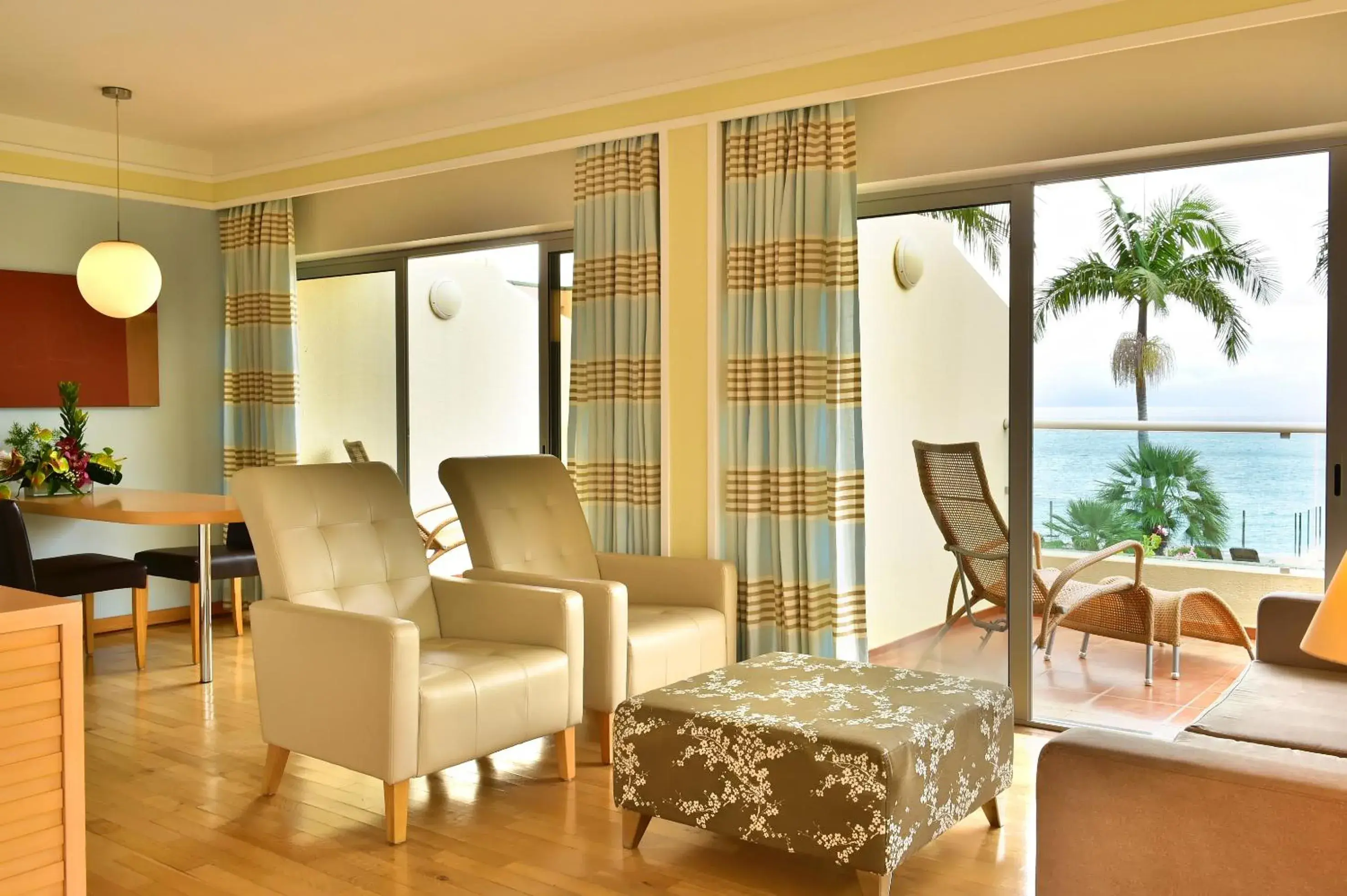 Bedroom, Seating Area in Pestana Carlton Madeira Ocean Resort Hotel