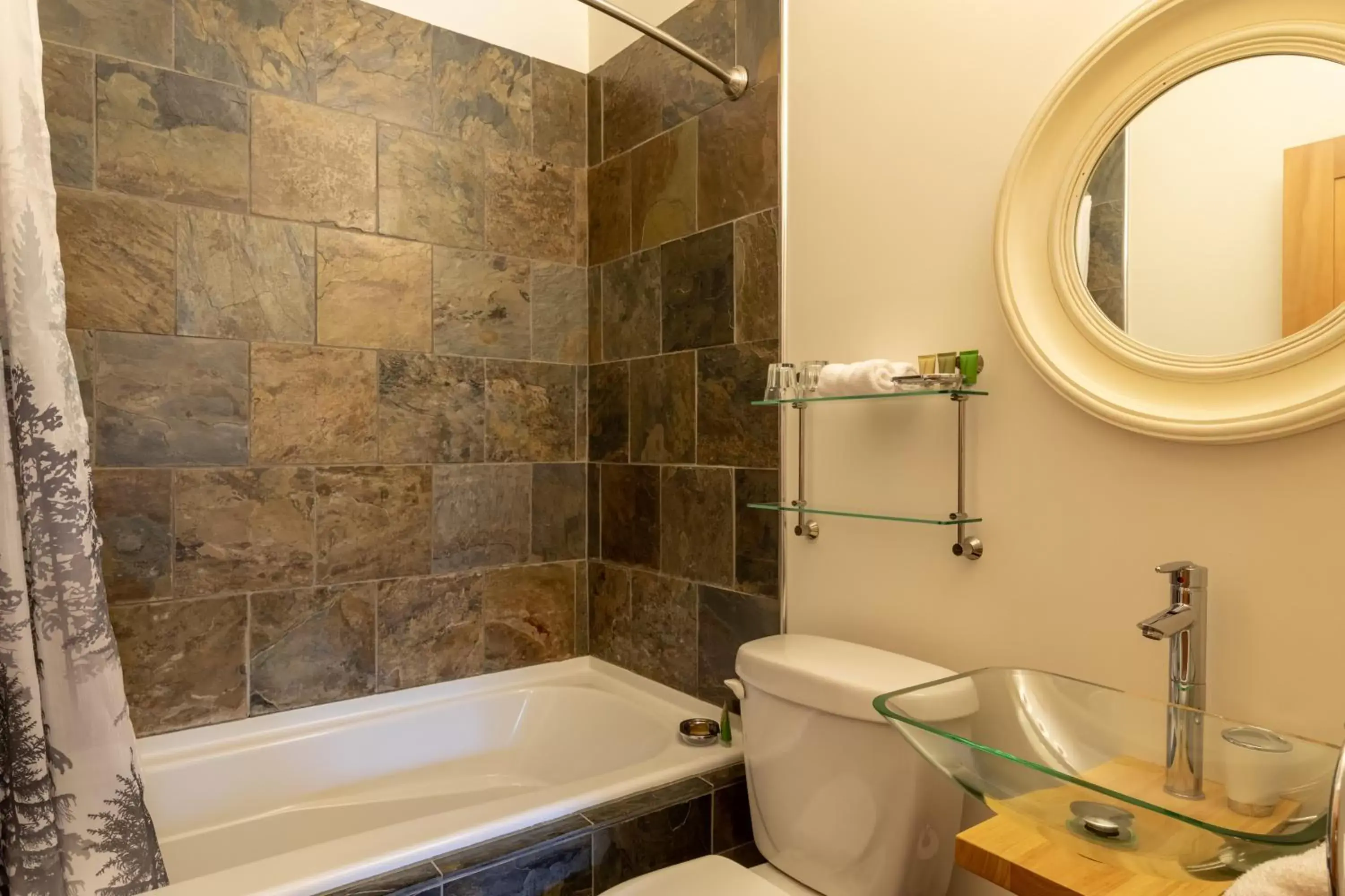 Bathroom in Canyon Ridge Lodge