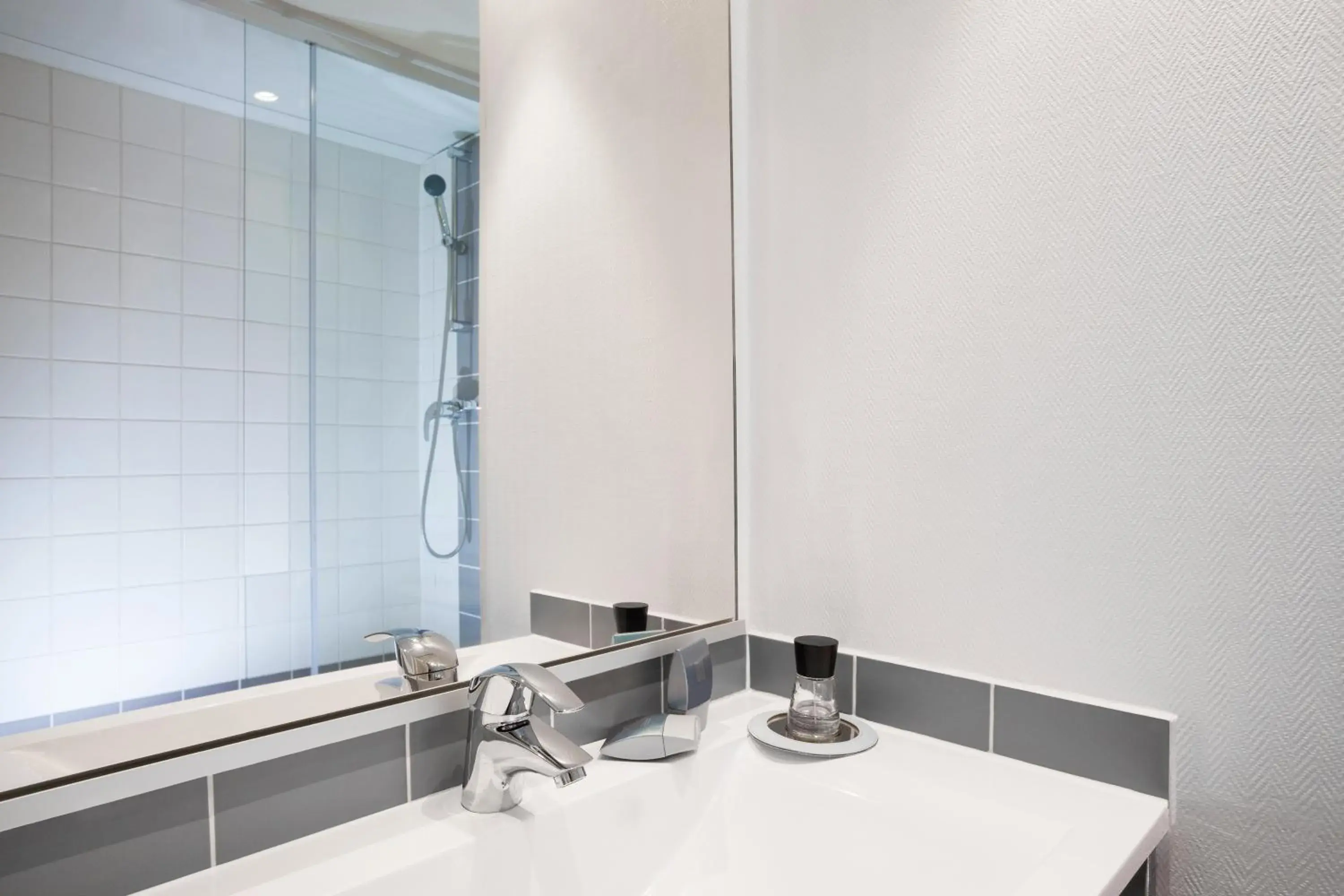 Triple Room in ibis budget Paris Porte de Montreuil Triple Room in ibis budget Paris Porte de Montreuil